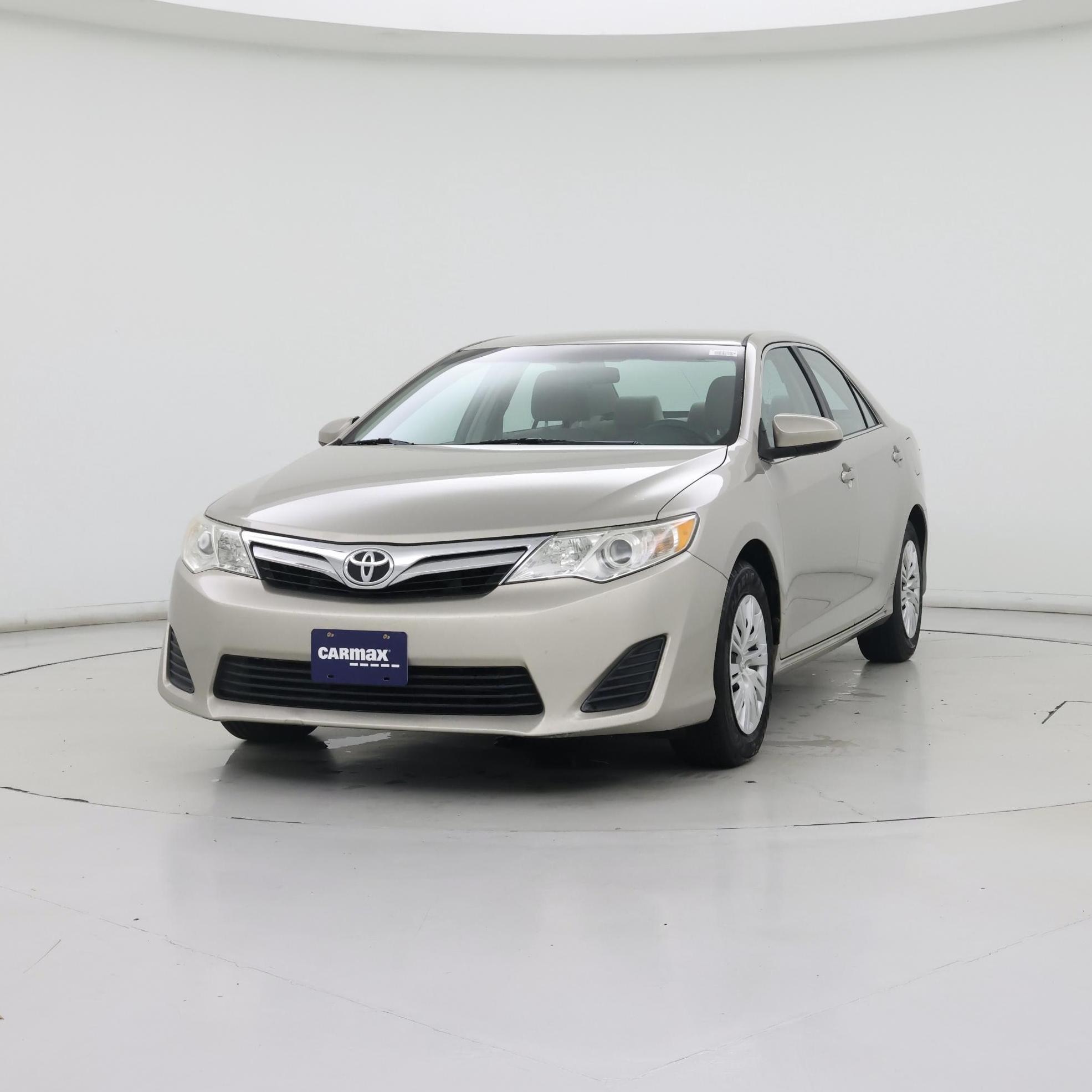Thumbnail: 2013 Toyota Camry - 4