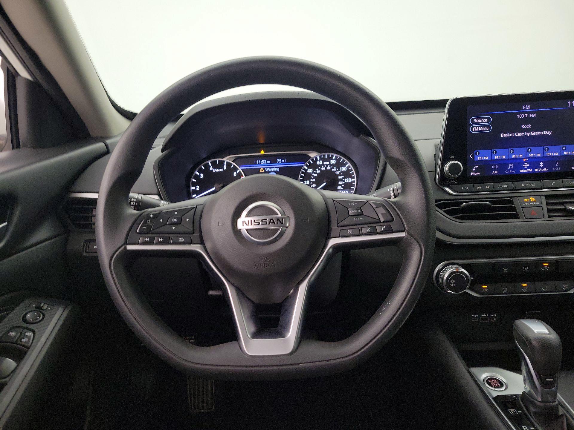 Thumbnail: 2019 Nissan Altima - 10
