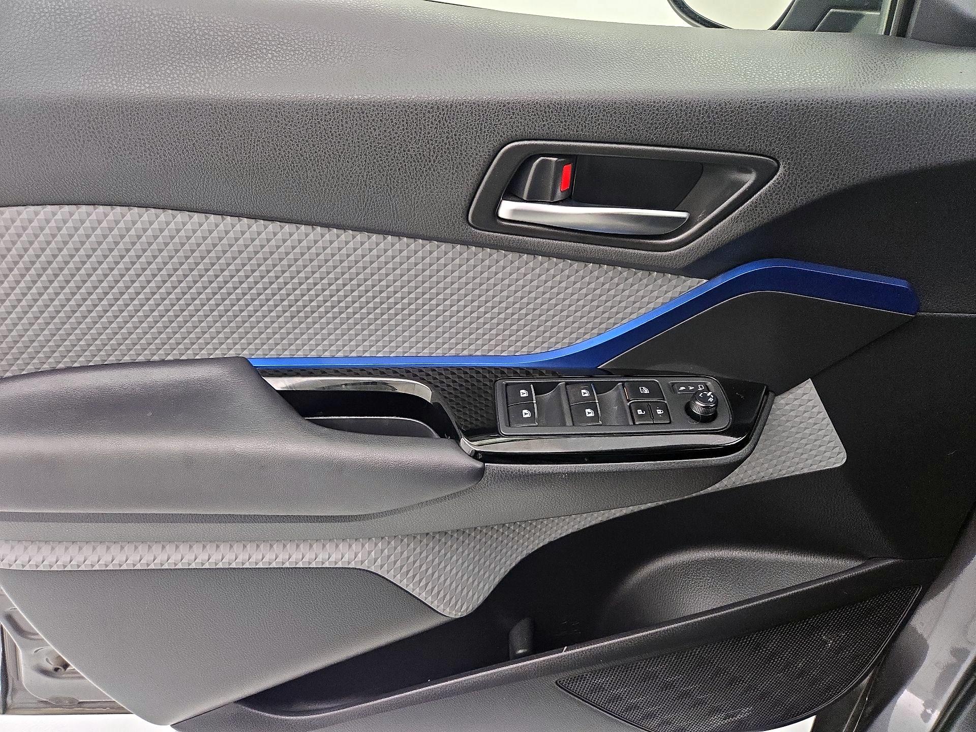 Thumbnail: 2019 Toyota C-HR - 12