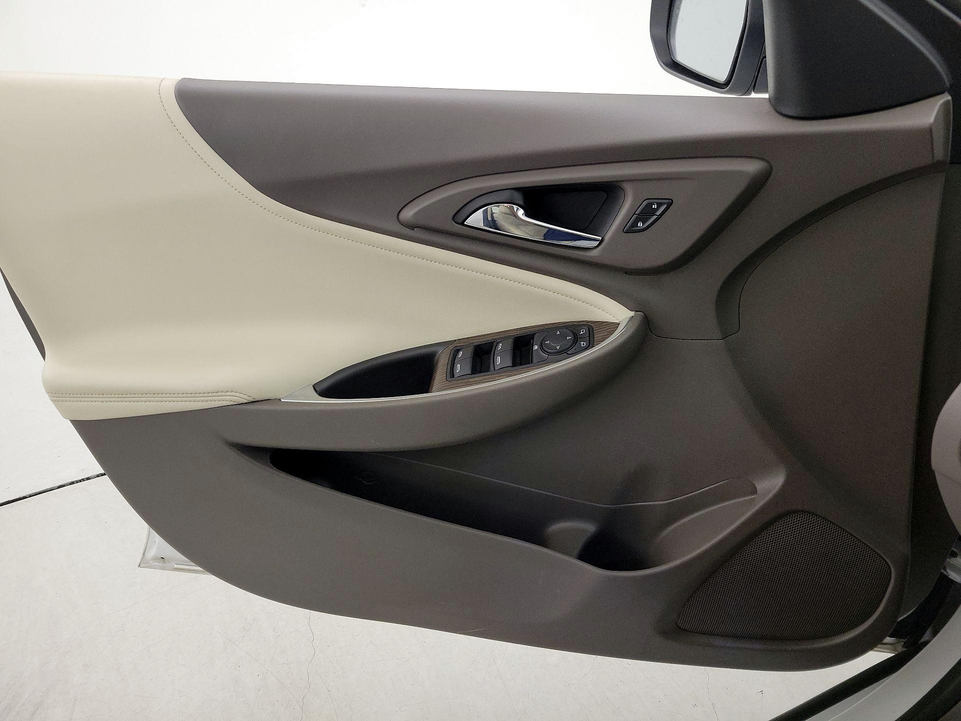 Thumbnail: 2019 Chevrolet Malibu - 12