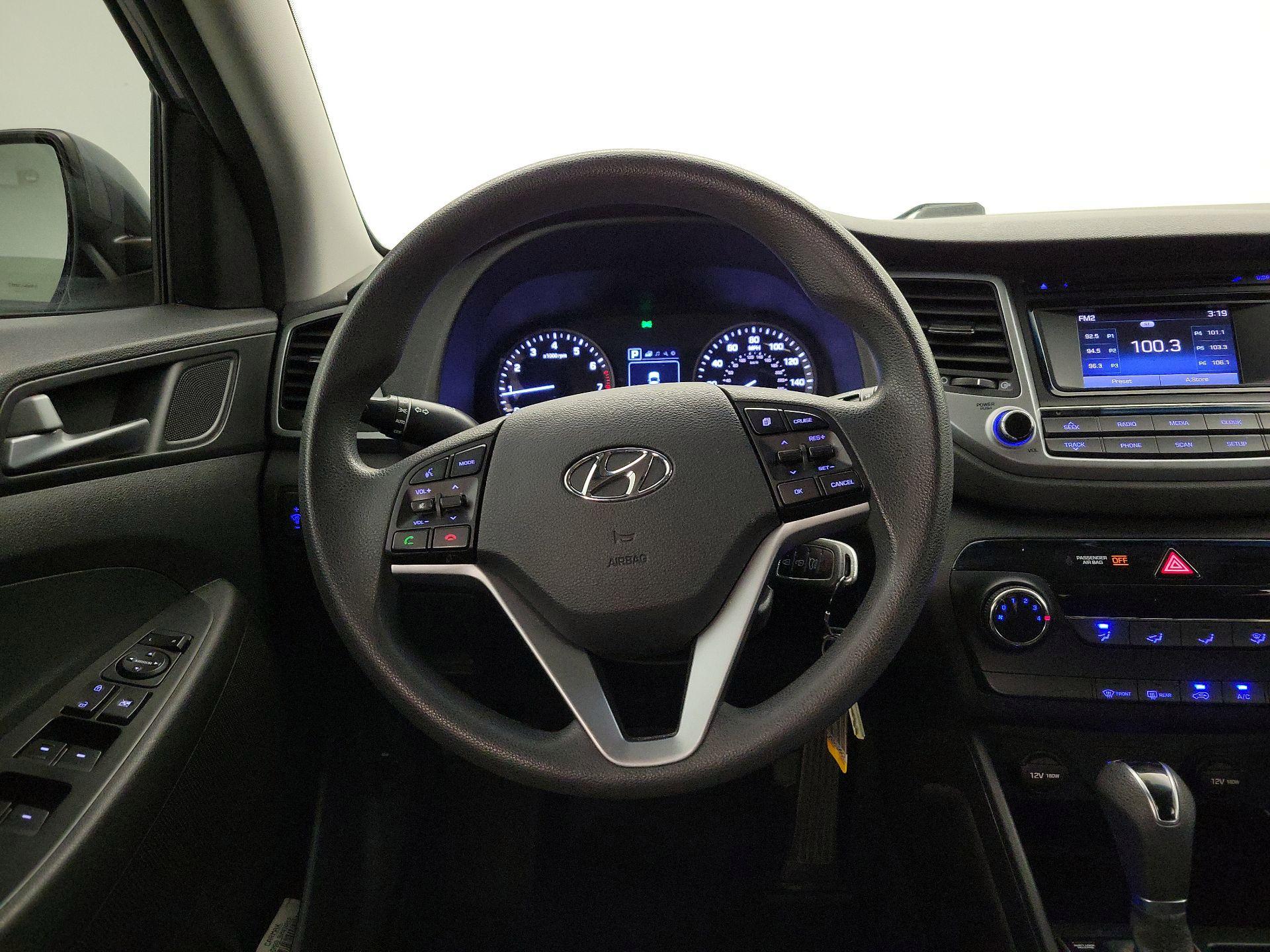 Thumbnail: 2016 Hyundai Tucson - 10