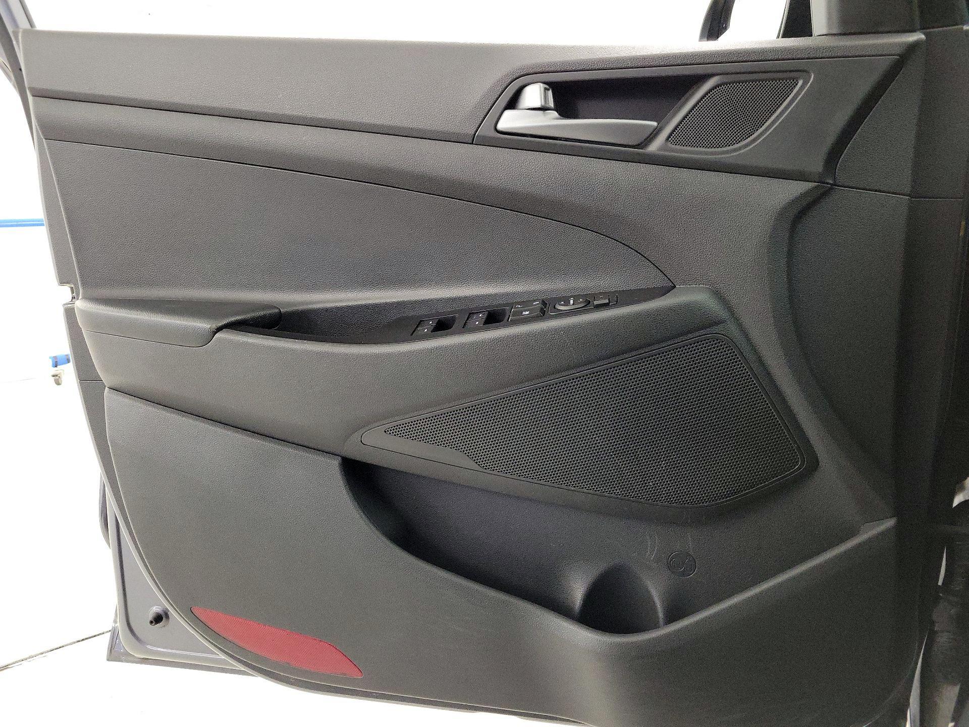 Thumbnail: 2016 Hyundai Tucson - 12