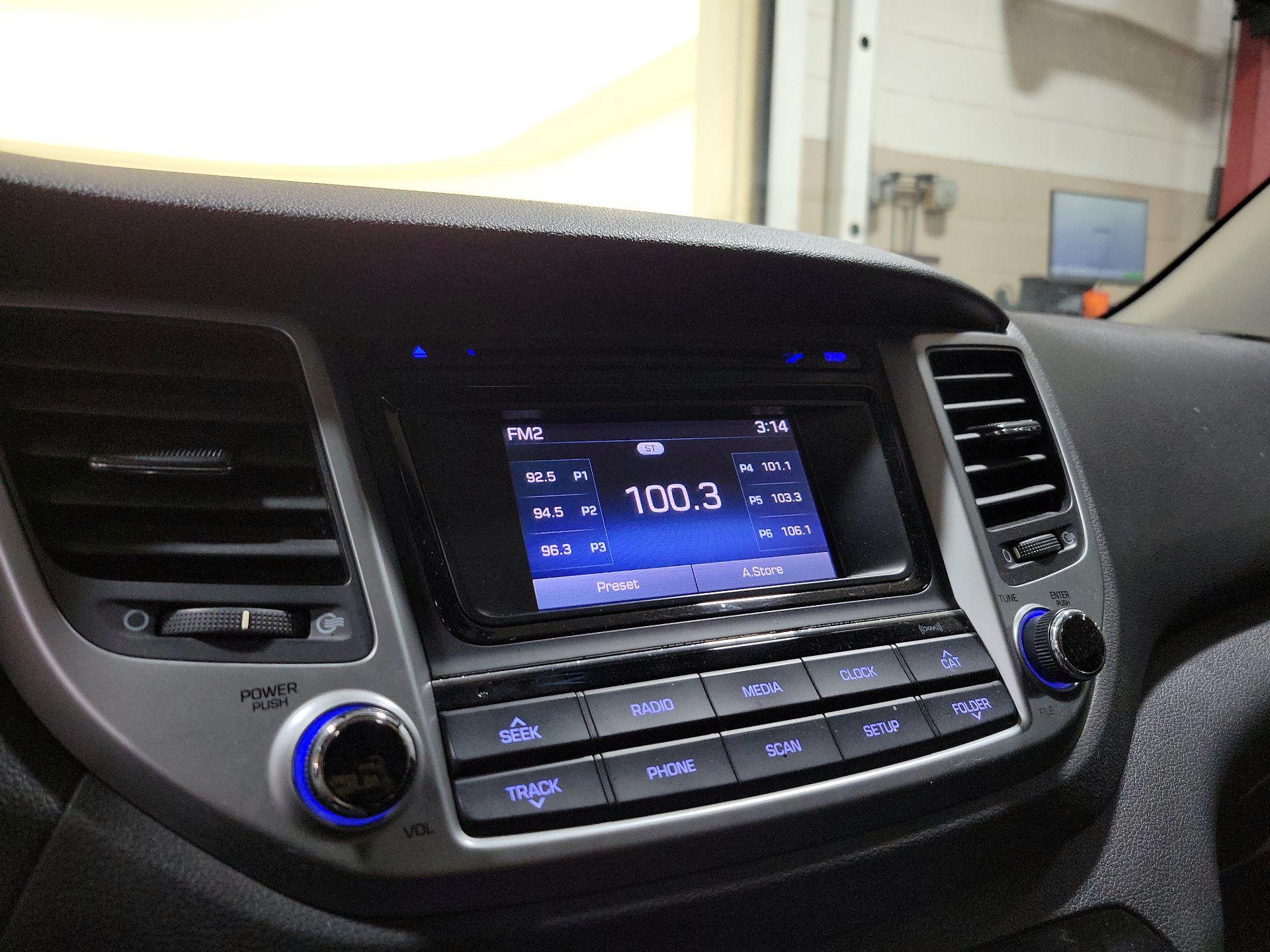 Thumbnail: 2016 Hyundai Tucson - 15