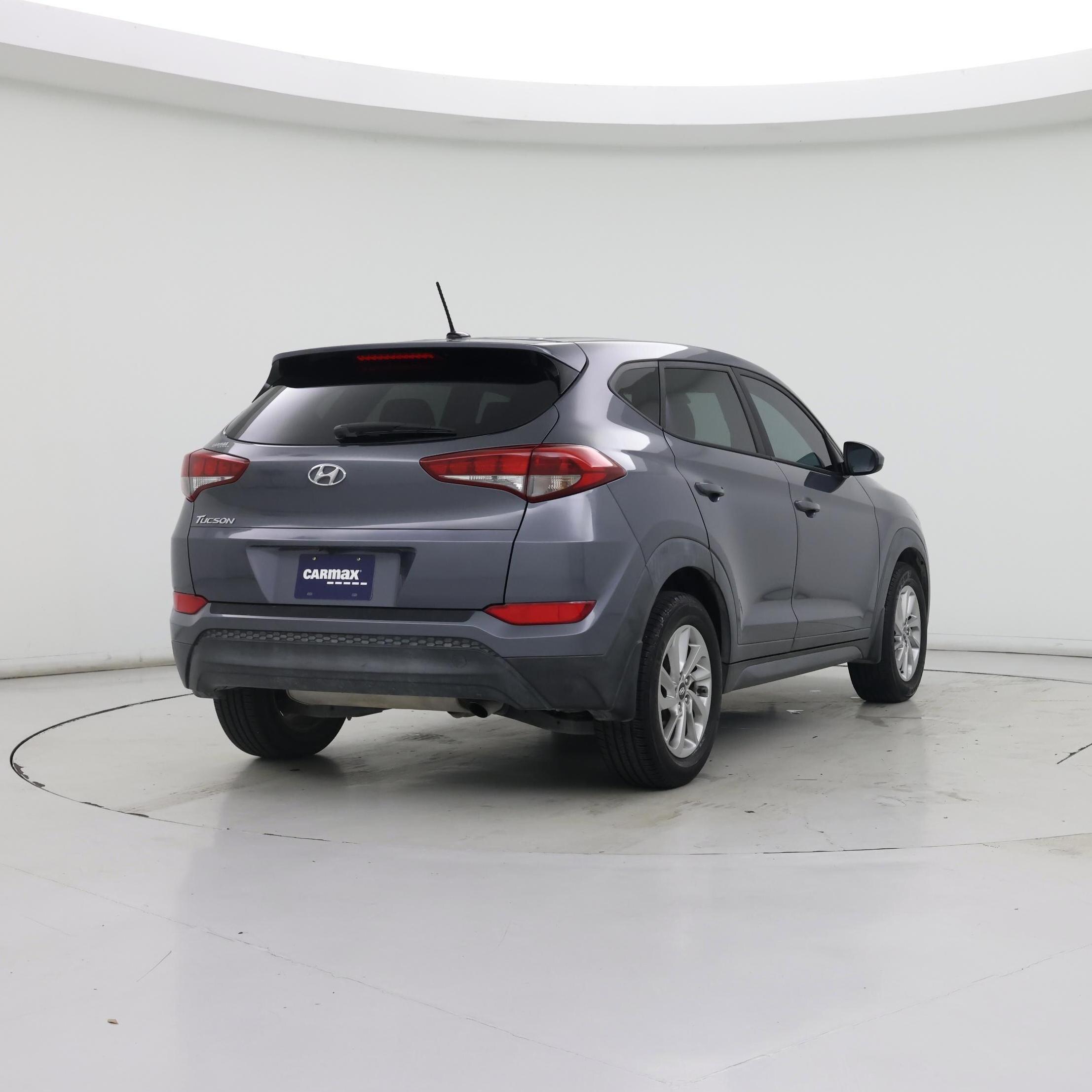 Thumbnail: 2016 Hyundai Tucson - 8