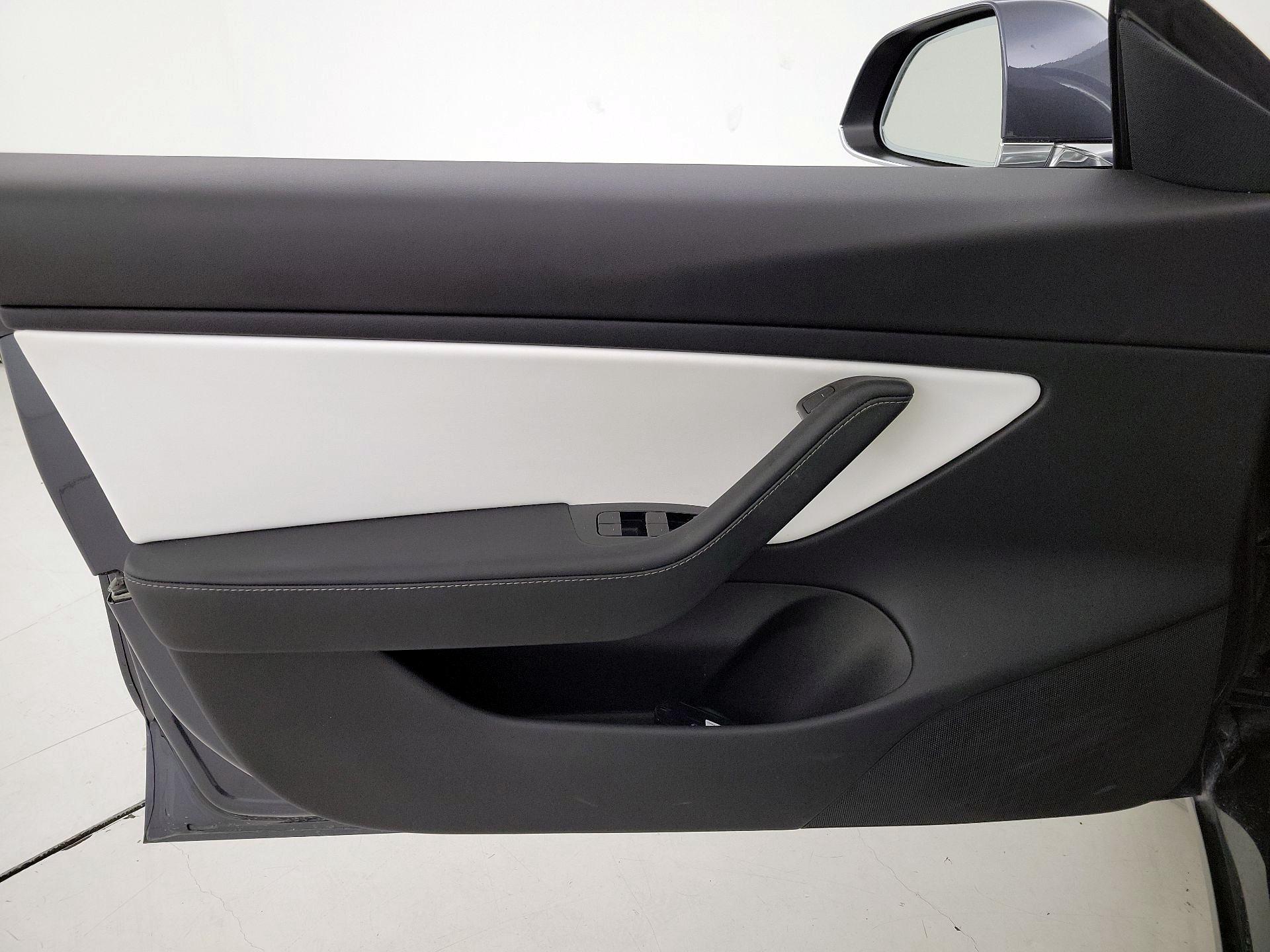 Thumbnail: 2019 Tesla Model 3 - 12