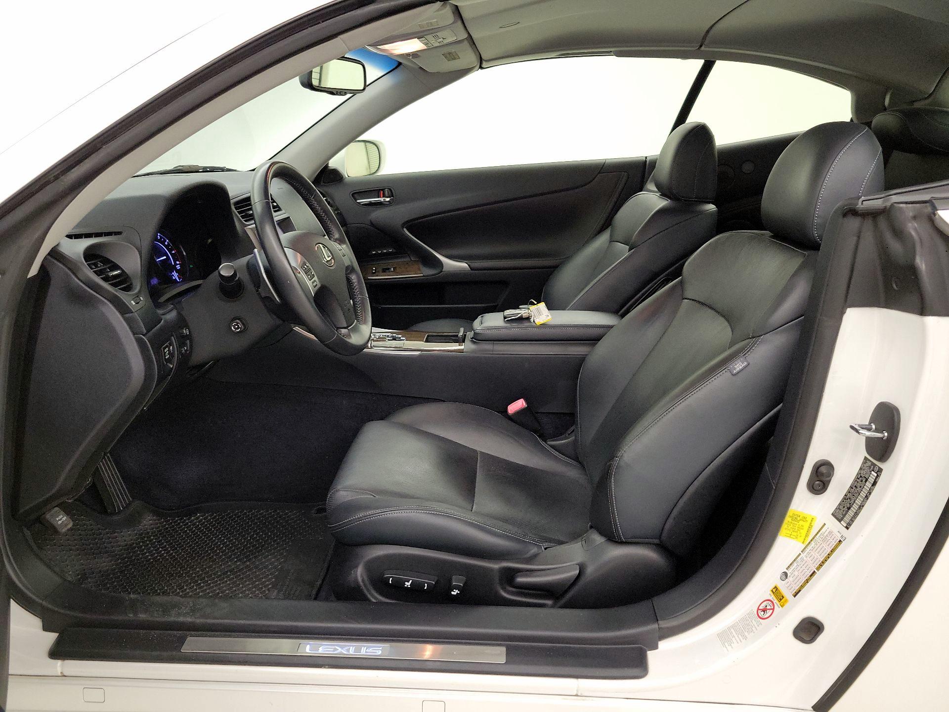 Thumbnail: 2015 Lexus IS - 11
