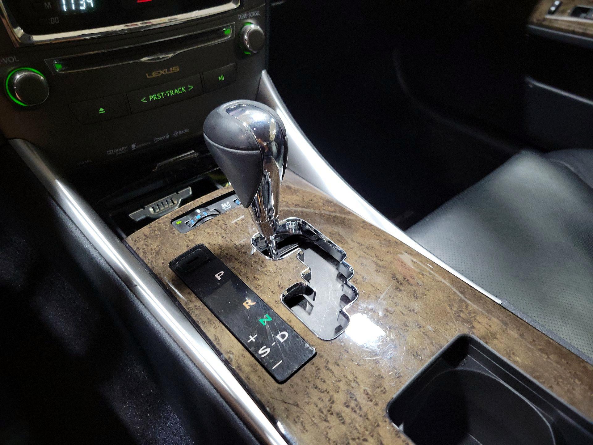 Thumbnail: 2015 Lexus IS - 18