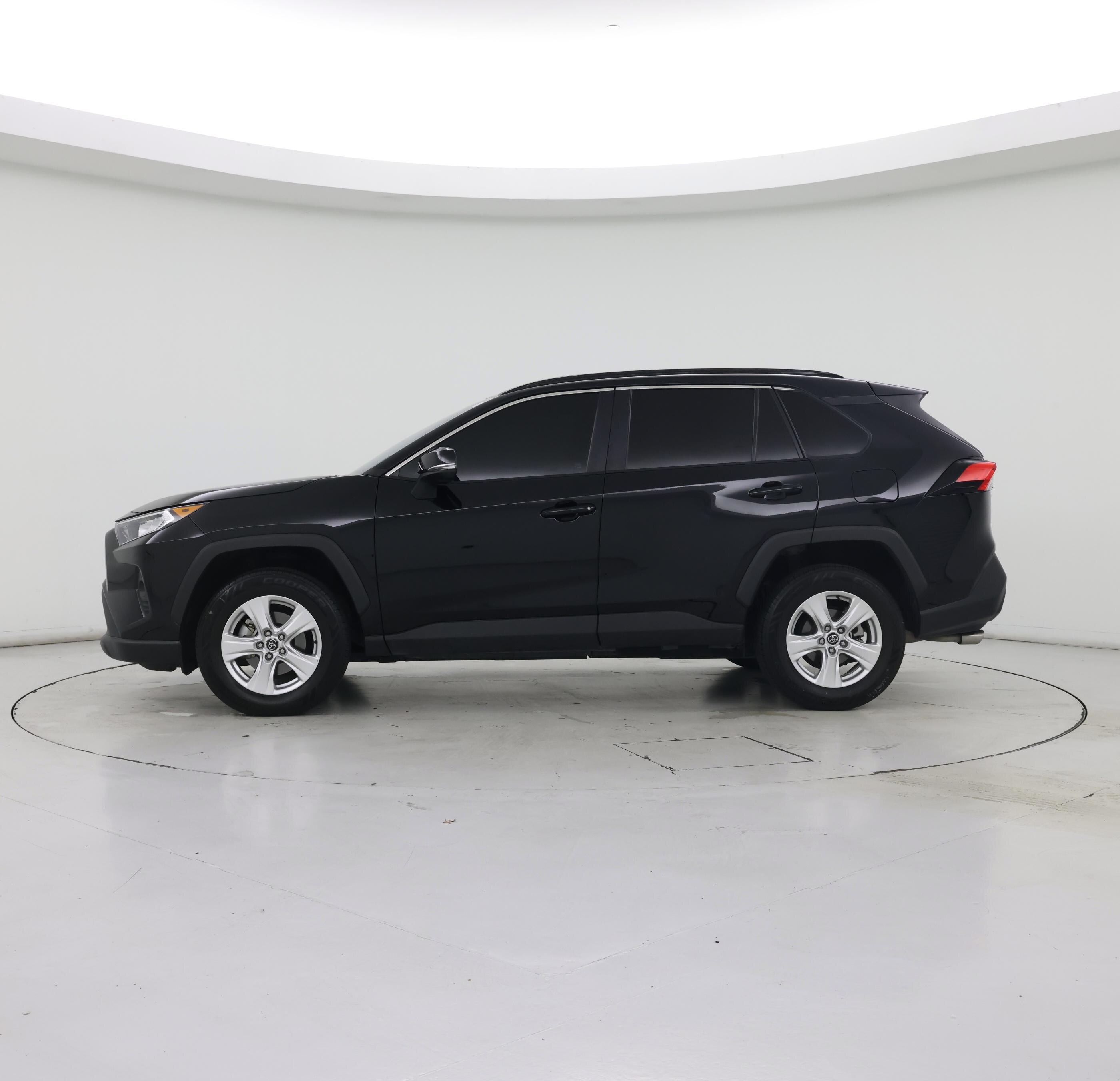 Thumbnail: 2020 Toyota RAV4 - 3