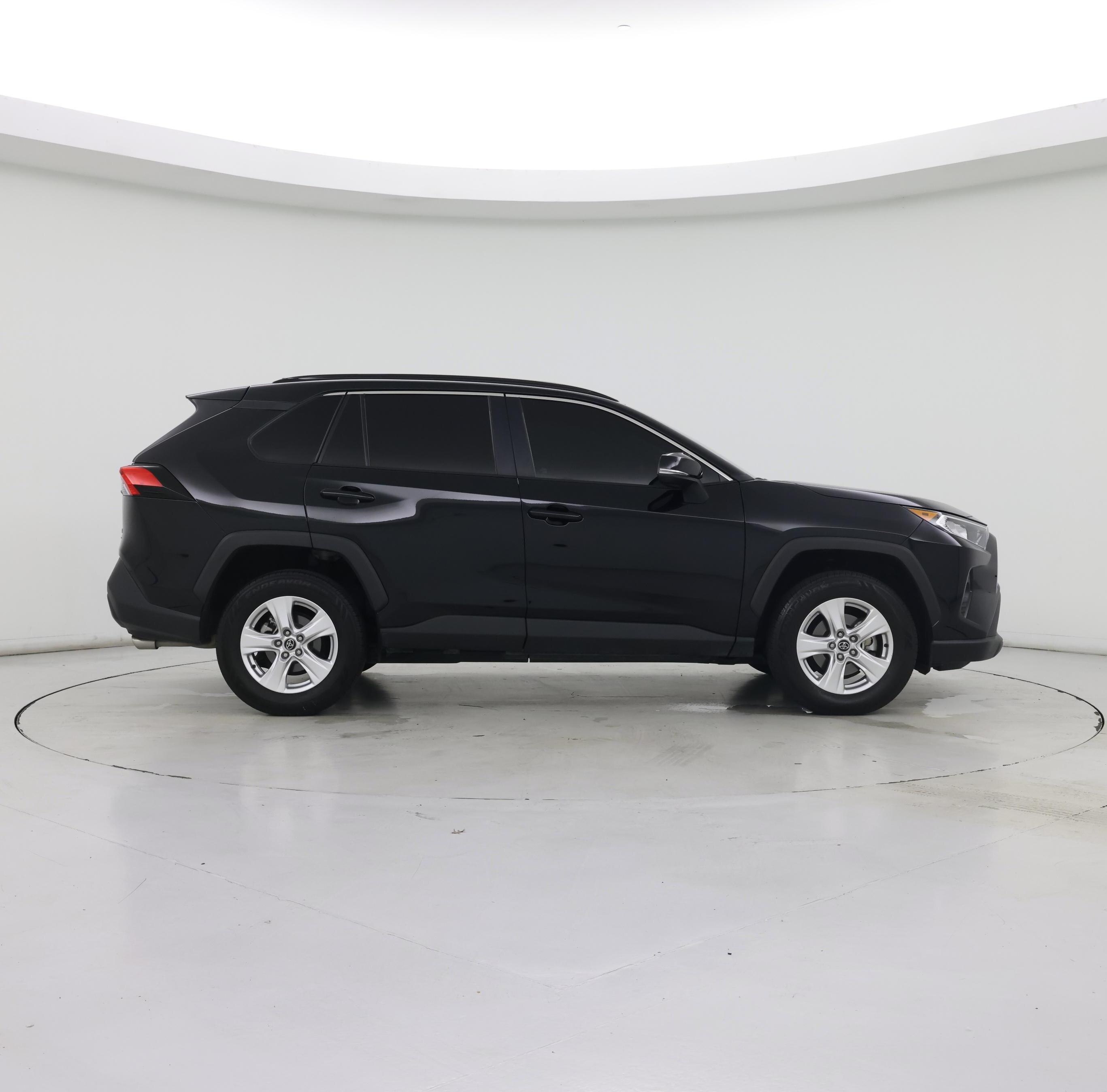 Thumbnail: 2020 Toyota RAV4 - 7