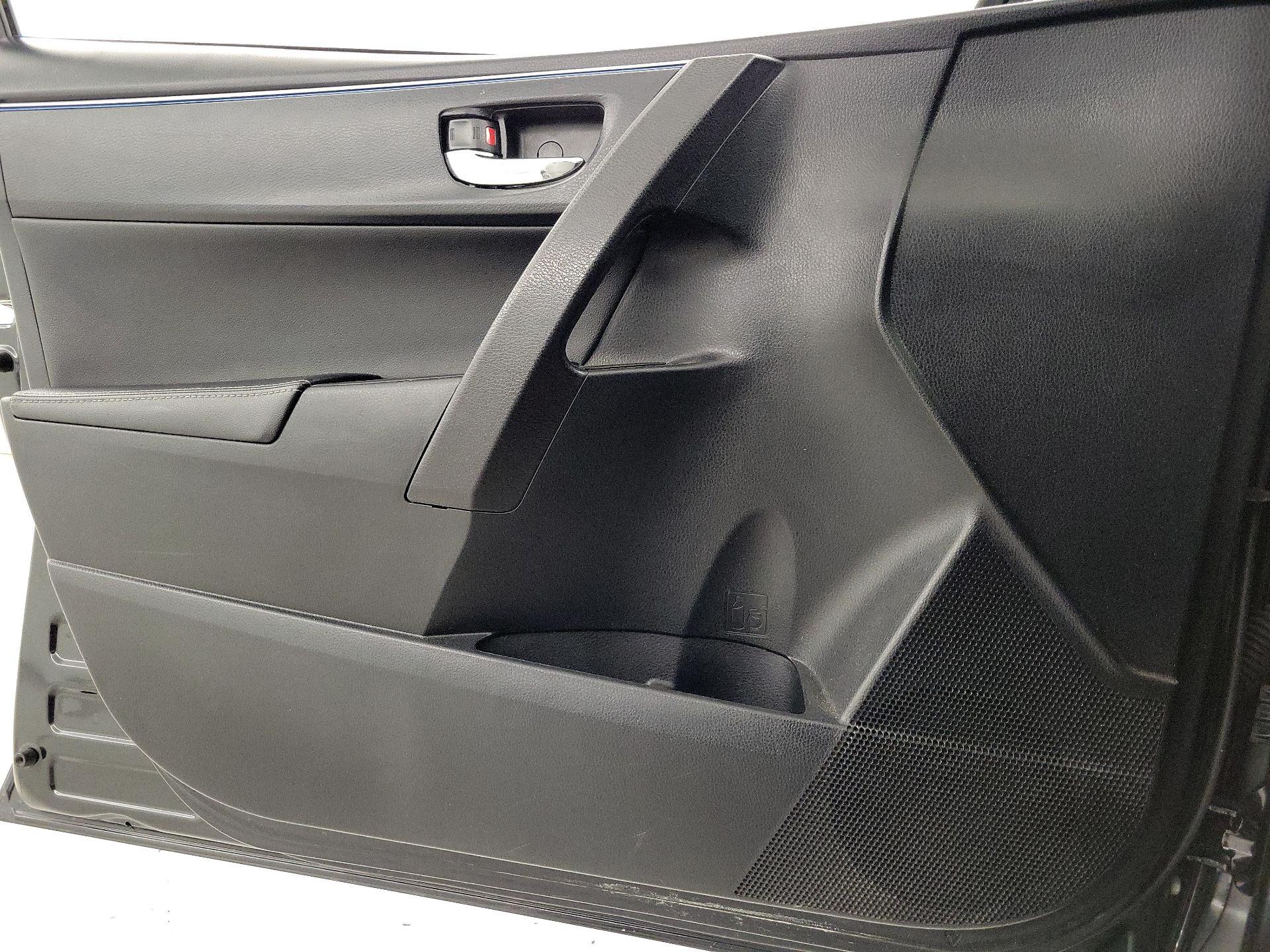 Thumbnail: 2015 Toyota Corolla - 12