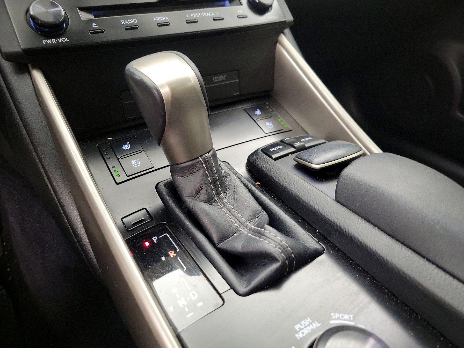 Thumbnail: 2014 Lexus IS - 17