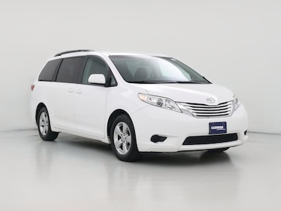 White 2017 Toyota Sienna LE