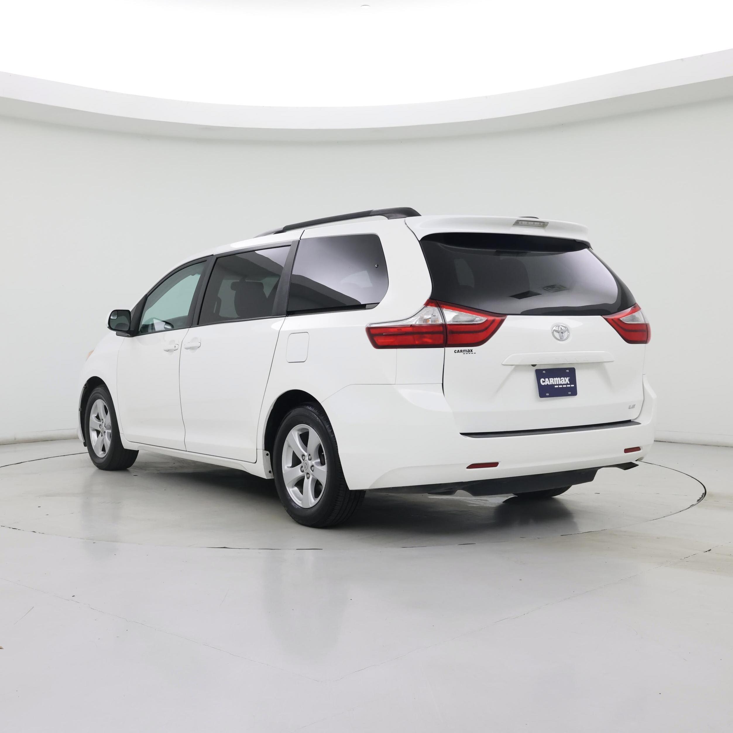 Thumbnail: 2017 Toyota Sienna - 2