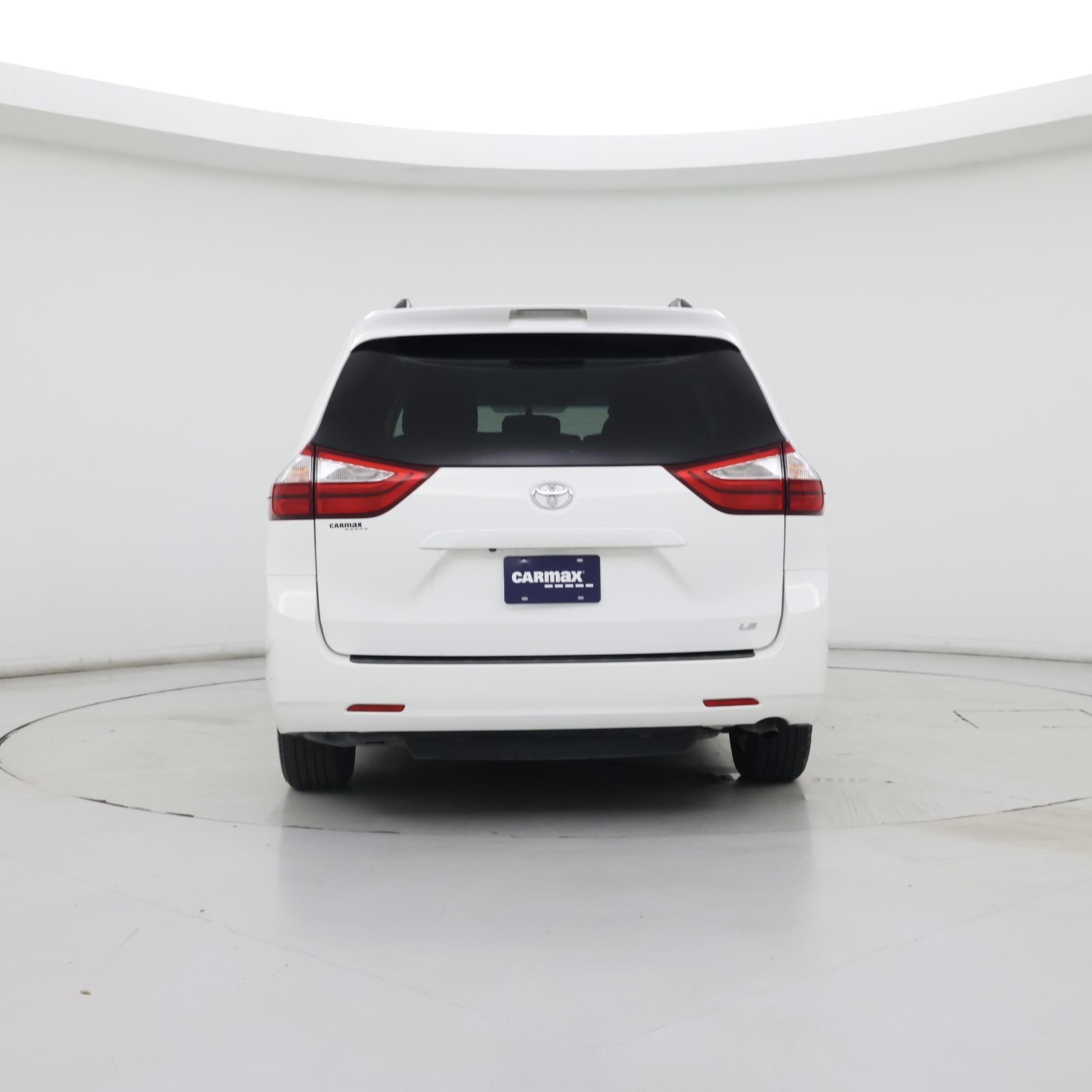 Thumbnail: 2017 Toyota Sienna - 6