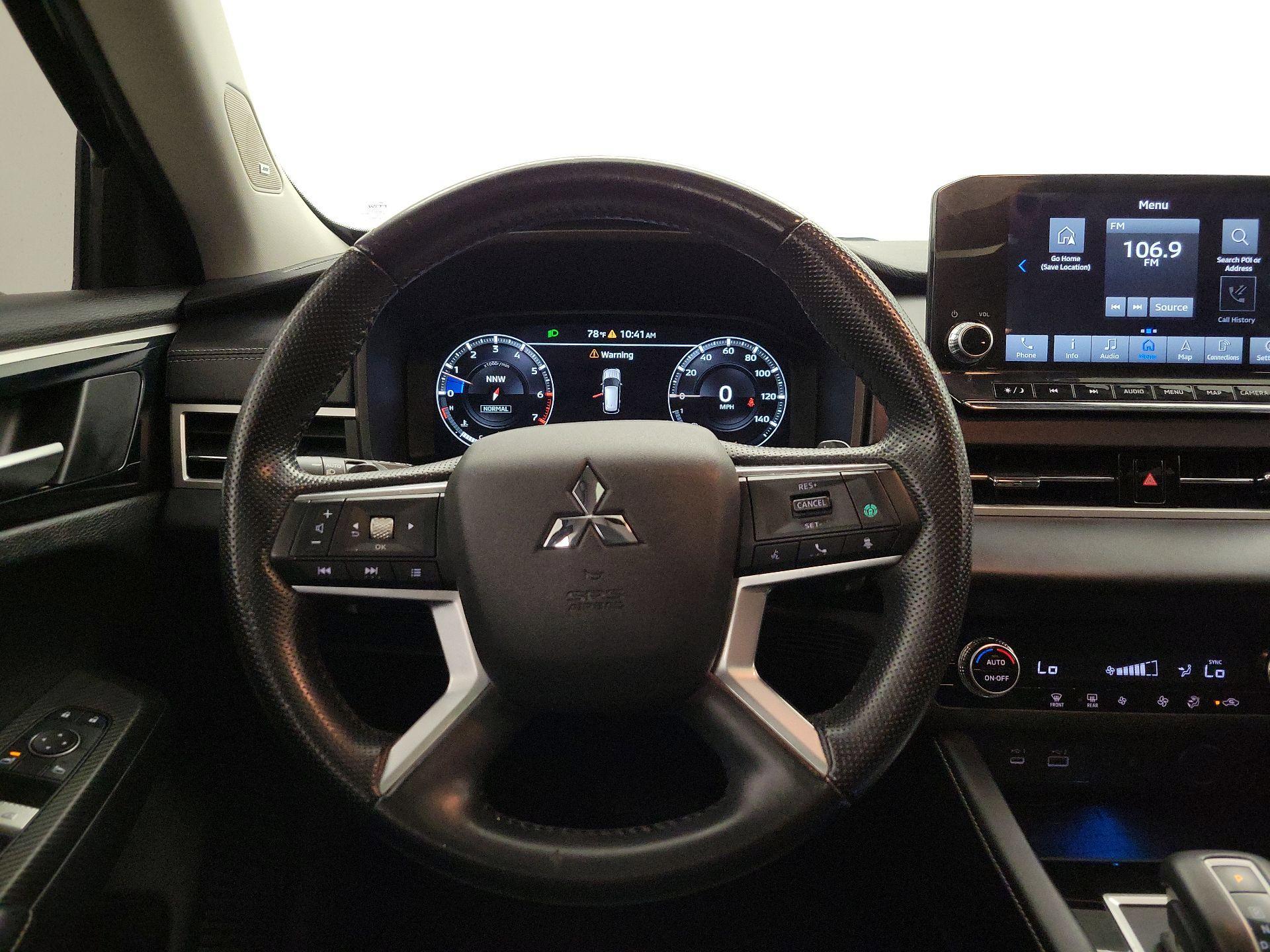 Thumbnail: 2022 Mitsubishi Outlander - 10