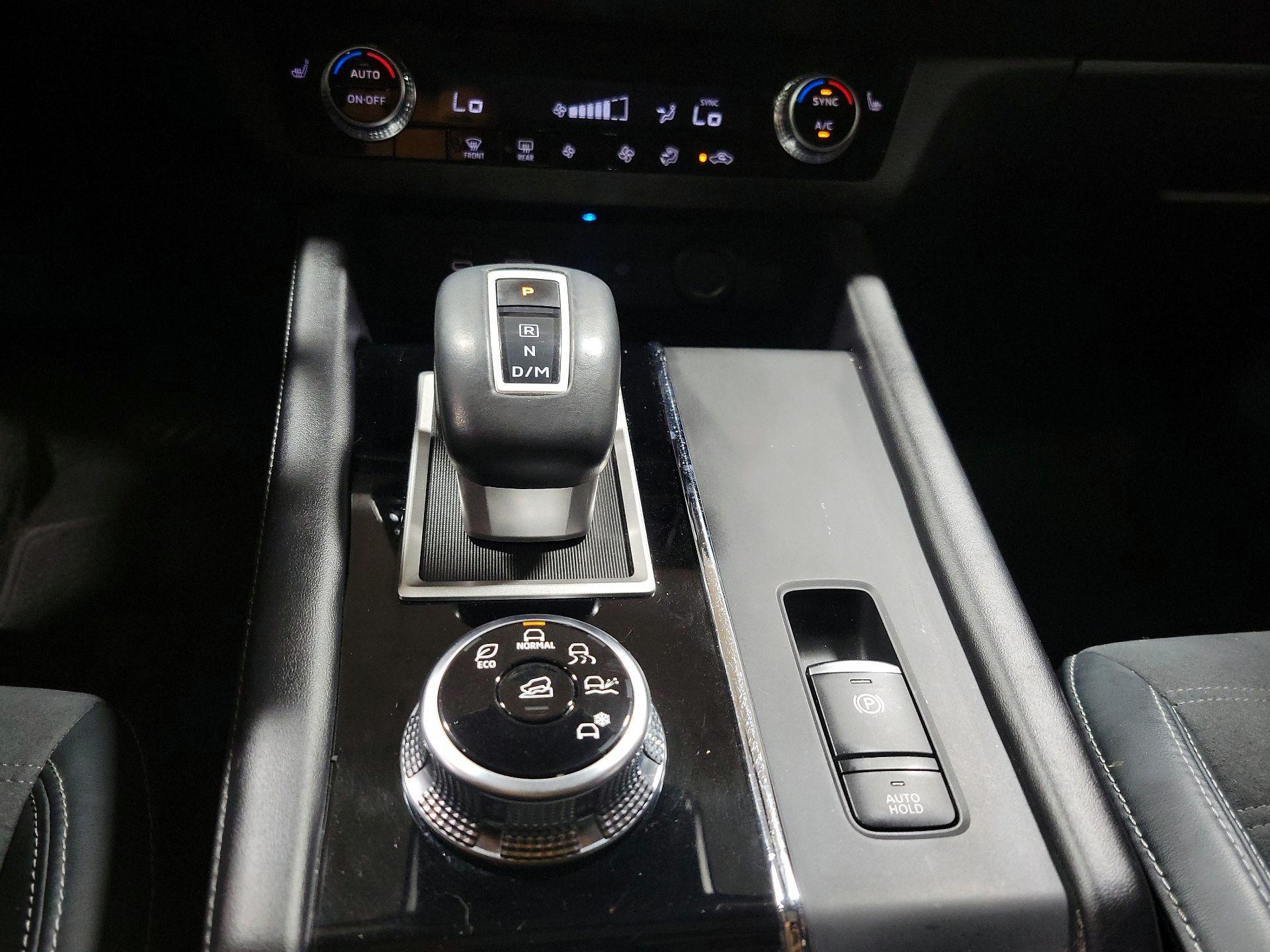 Thumbnail: 2022 Mitsubishi Outlander - 17