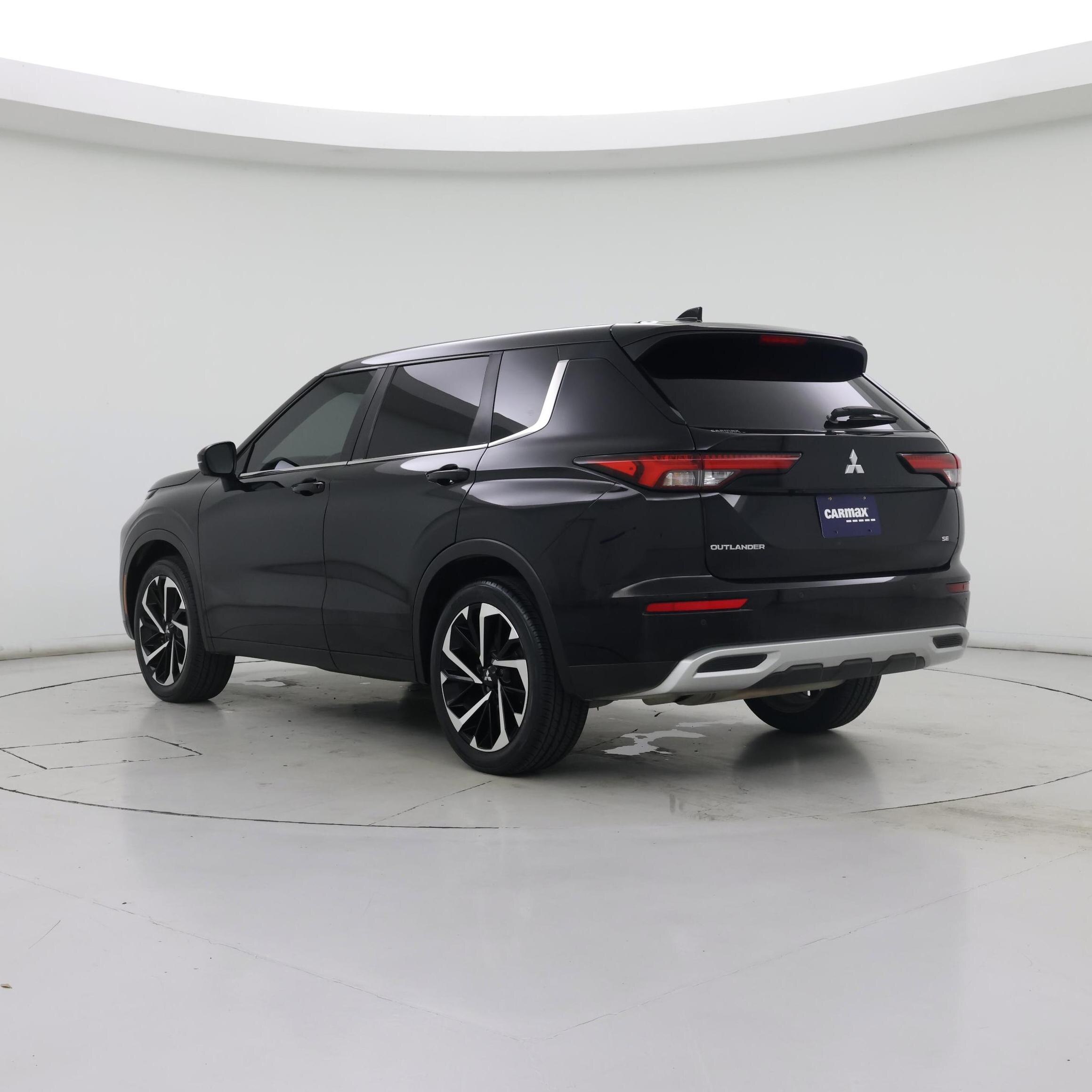 Thumbnail: 2022 Mitsubishi Outlander - 2