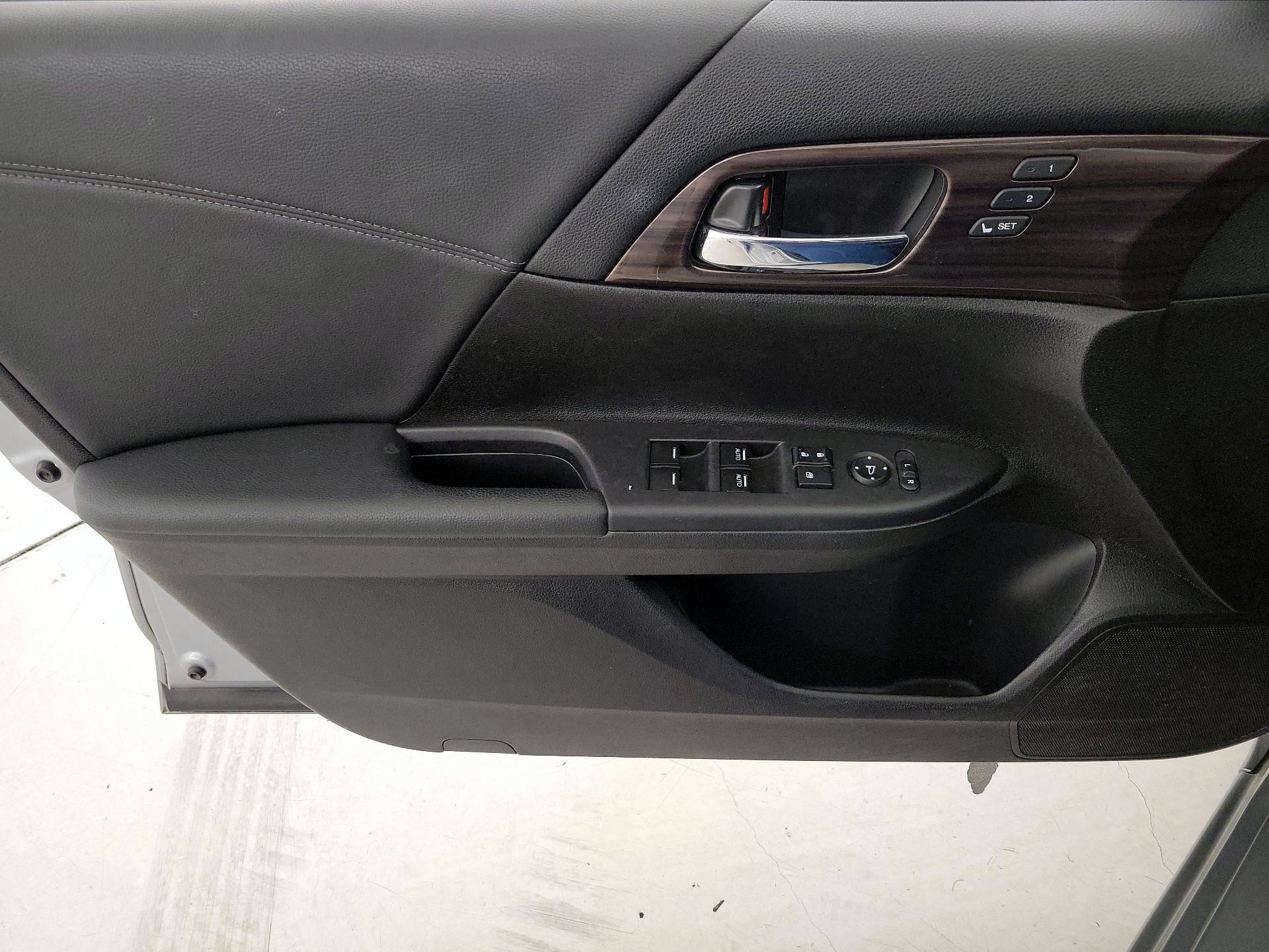 Thumbnail: 2016 Honda Accord - 12