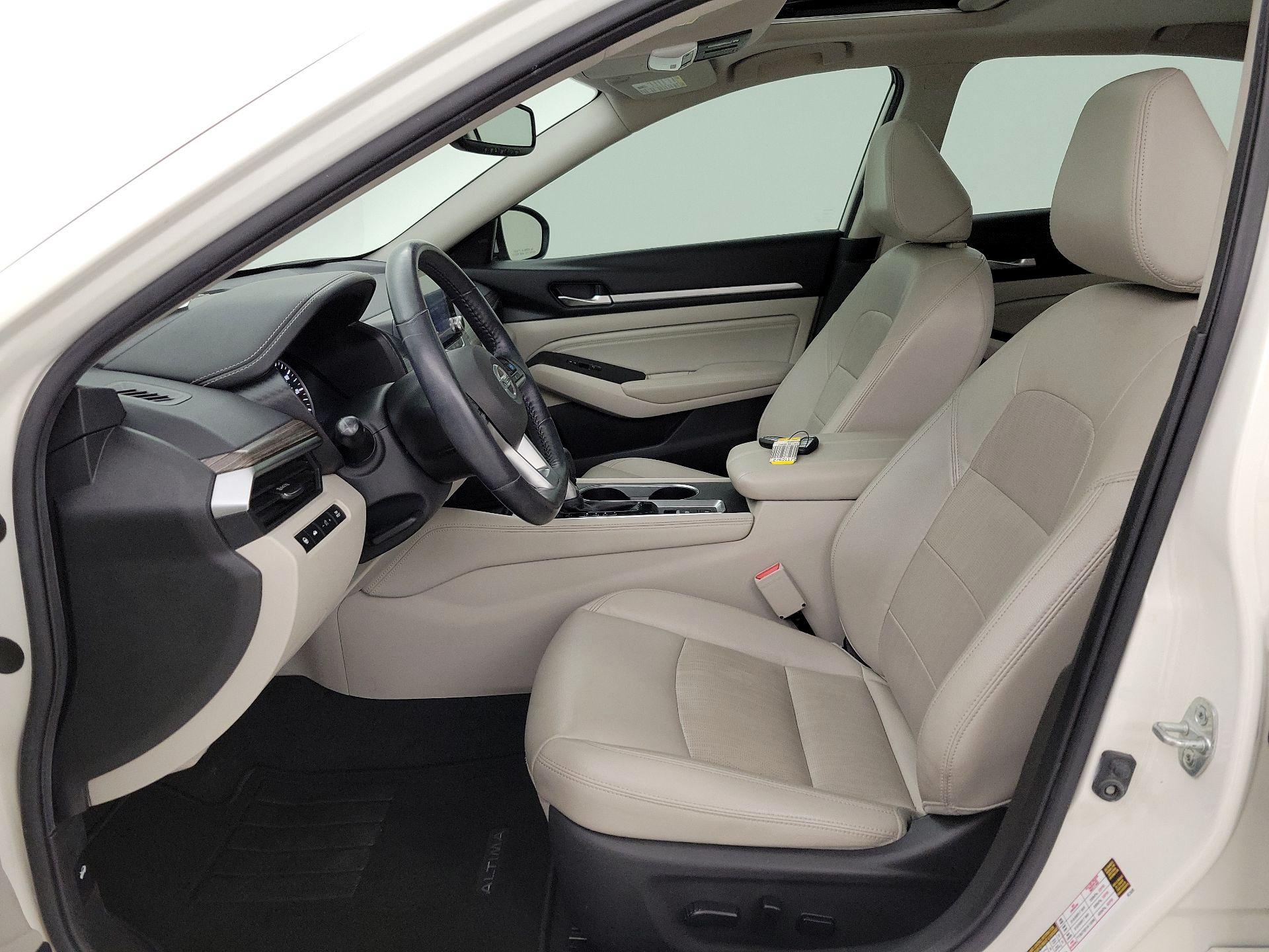 Thumbnail: 2019 Nissan Altima - 11