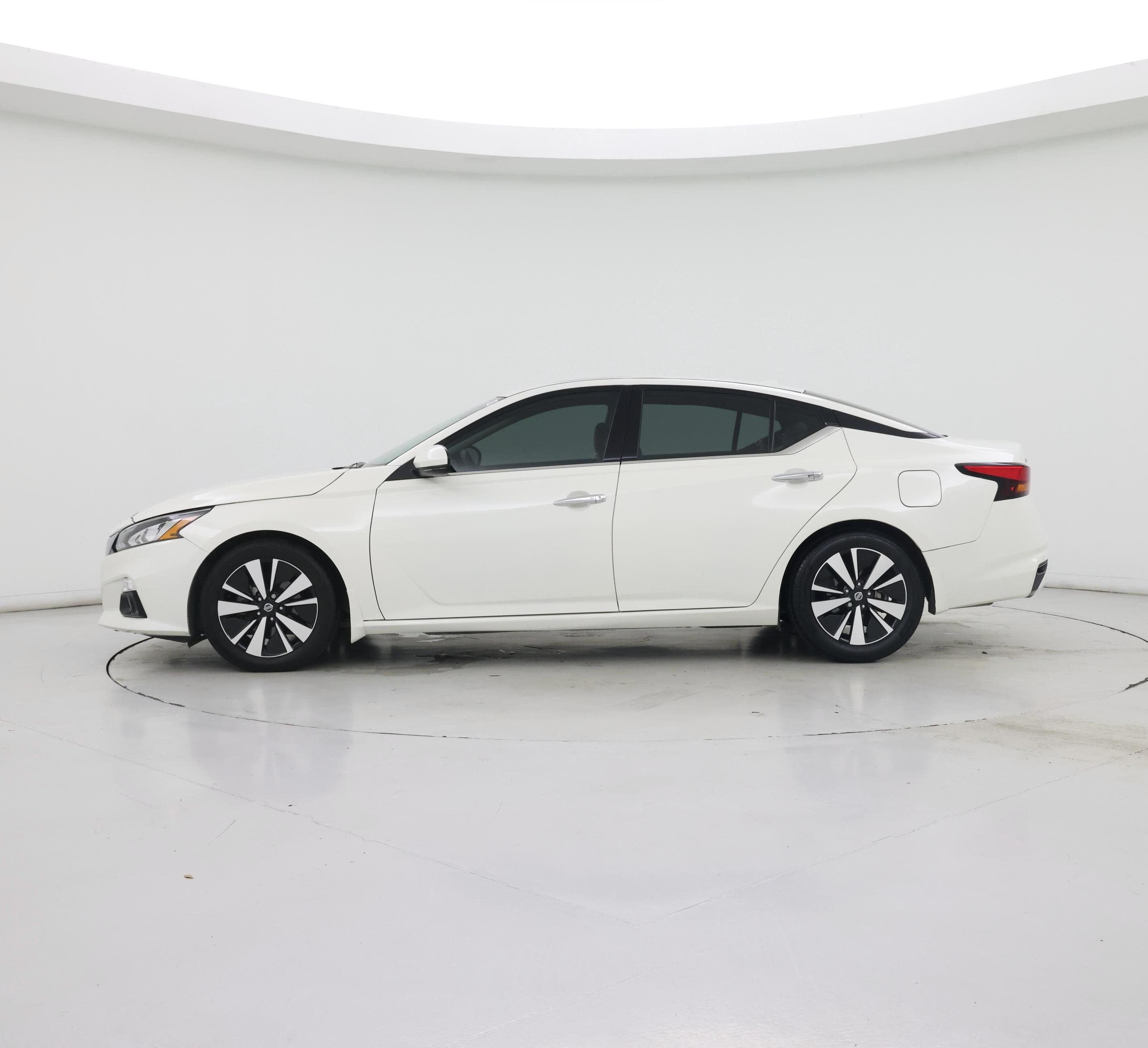 Thumbnail: 2019 Nissan Altima - 3