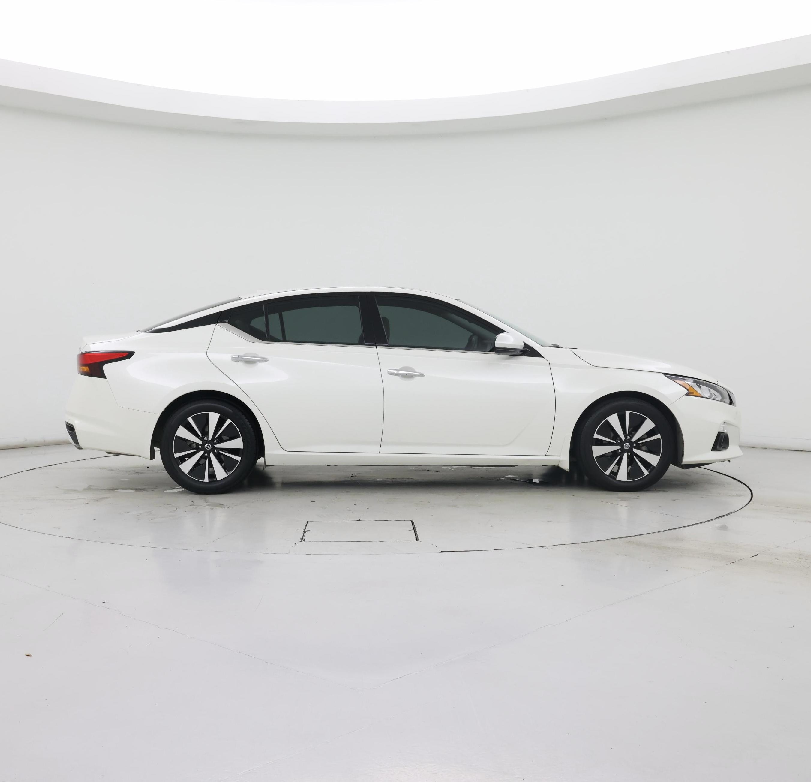 Thumbnail: 2019 Nissan Altima - 7