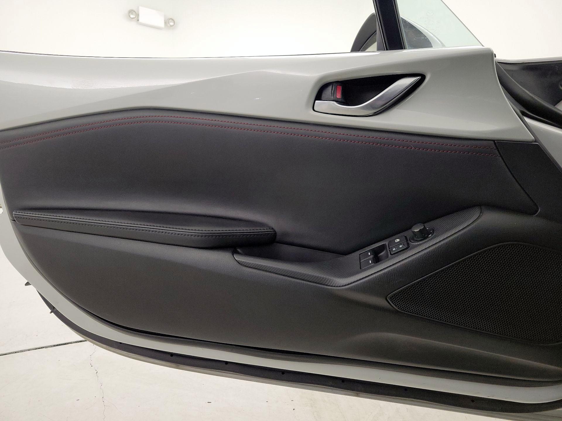 Thumbnail: 2016 Mazda MX-5 Miata - 12