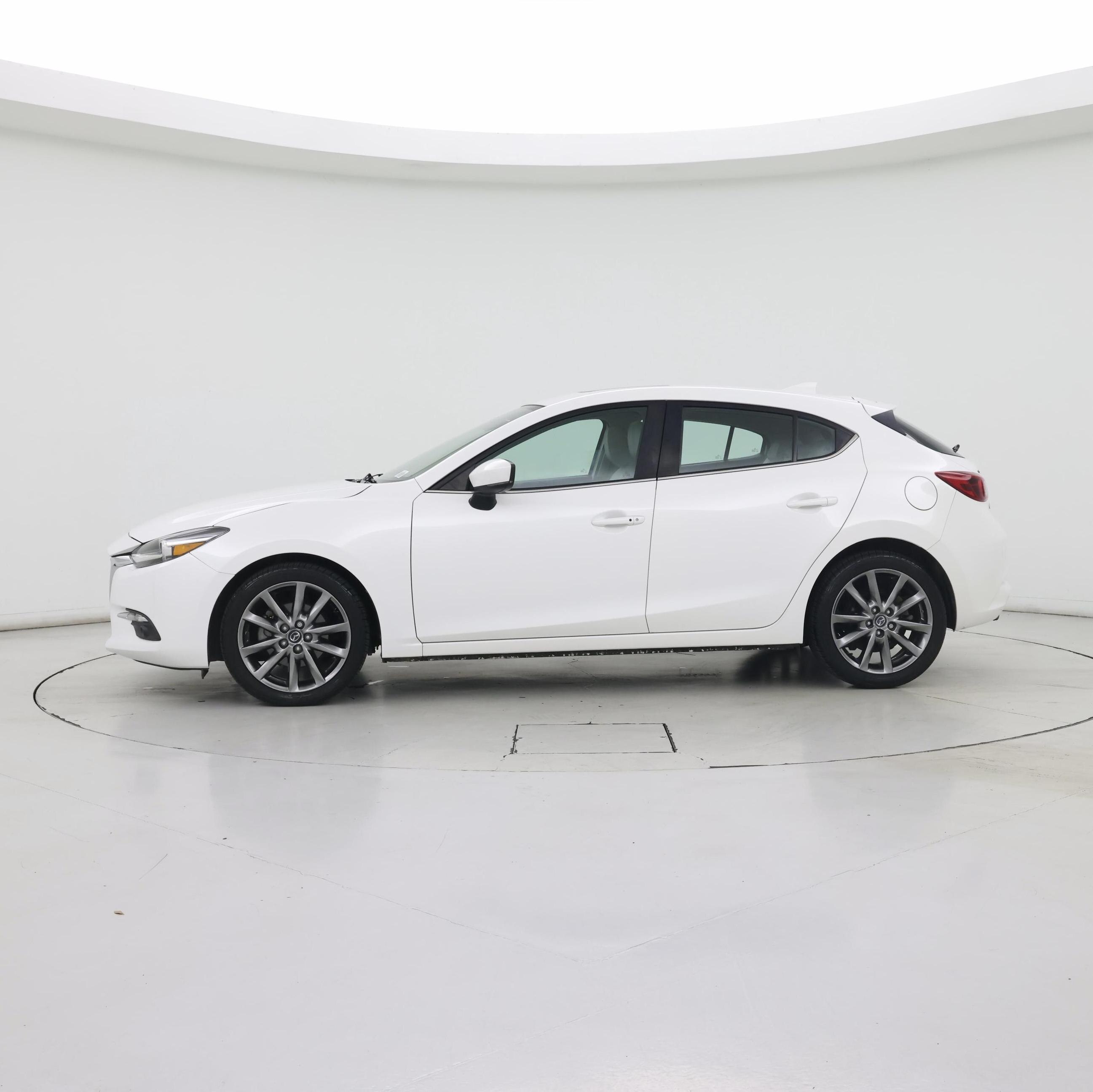 Thumbnail: 2018 Mazda Mazda3 - 3