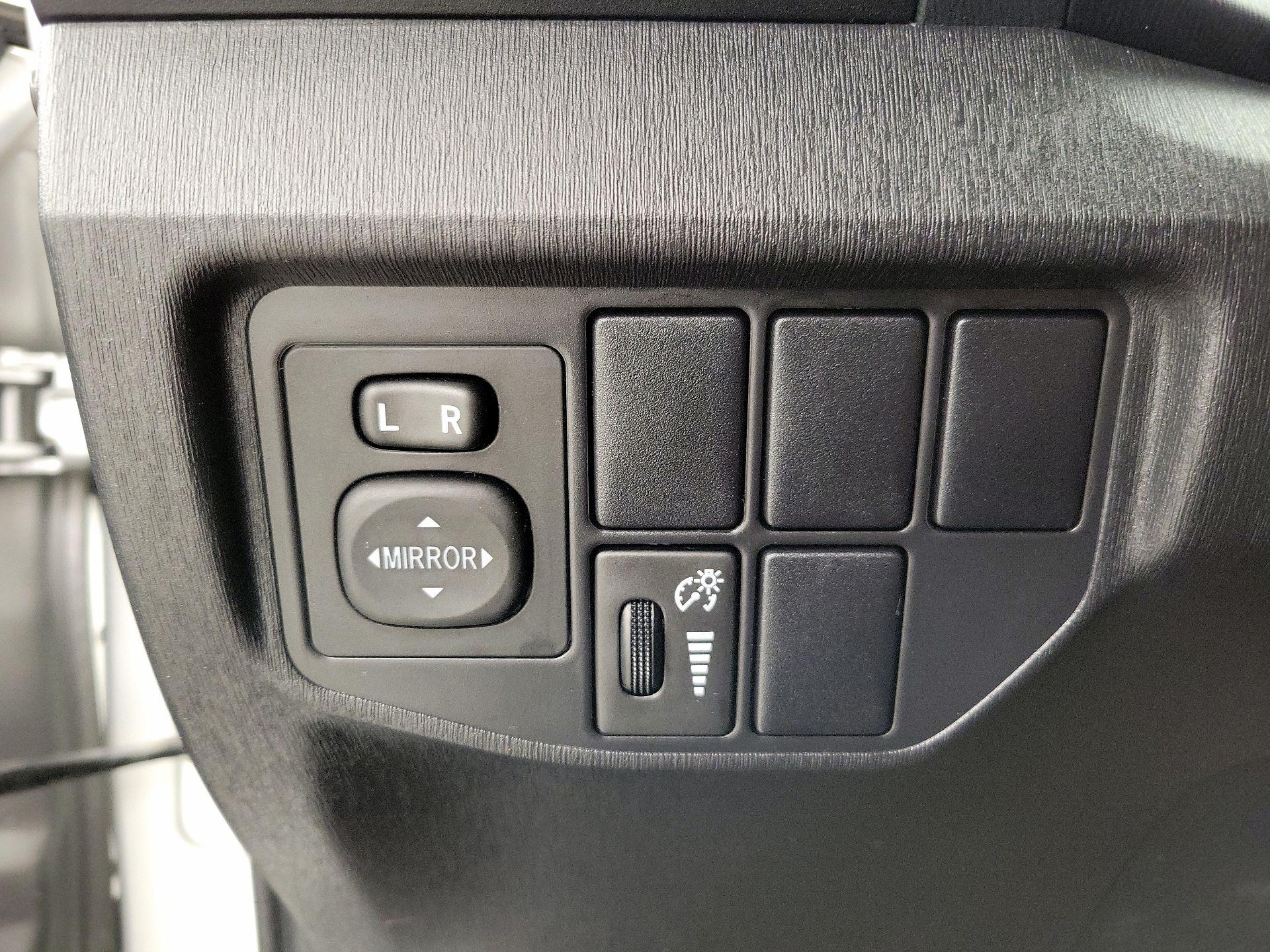 Thumbnail: 2015 Toyota Prius - 13