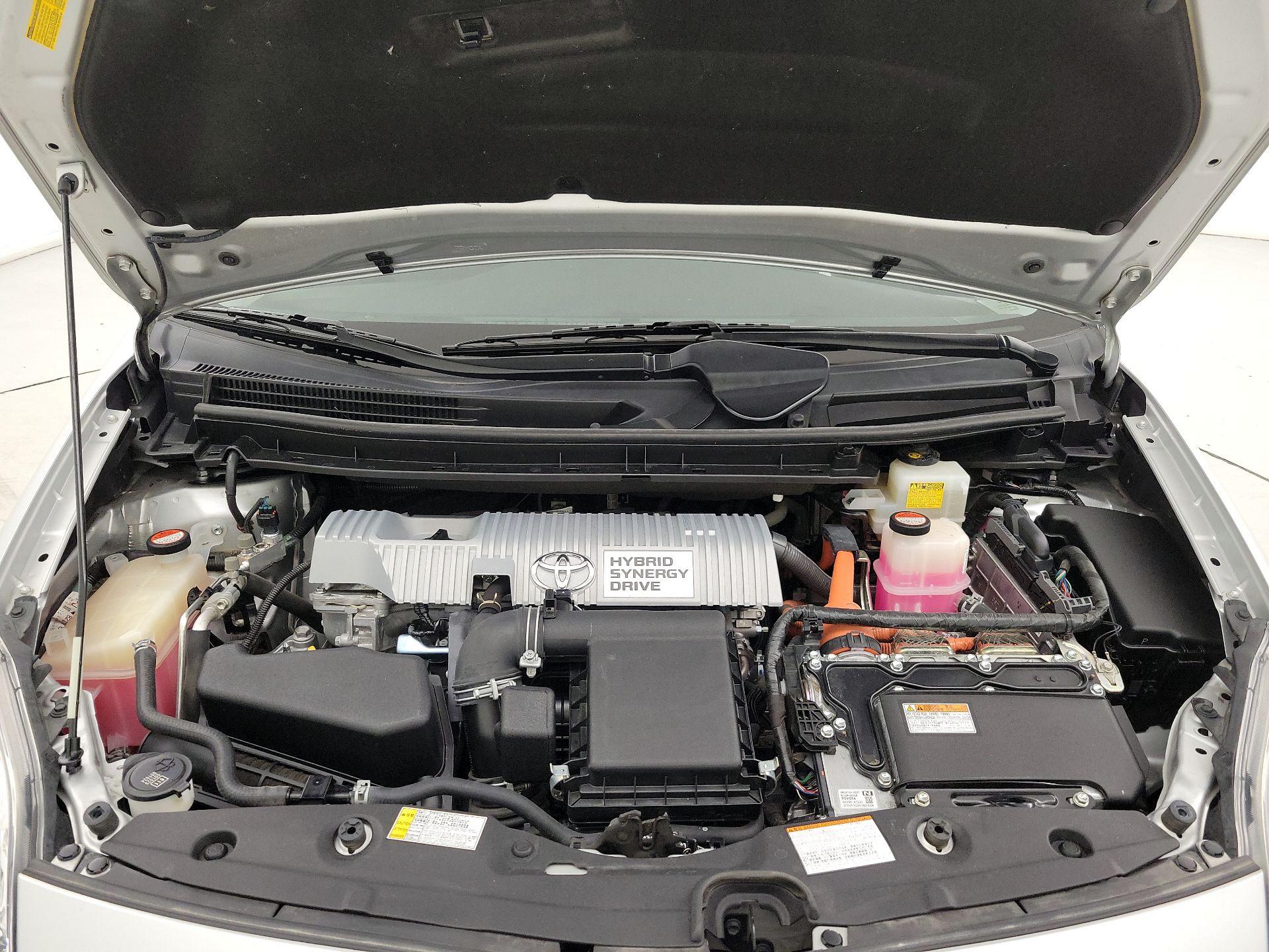 Thumbnail: 2015 Toyota Prius - 20