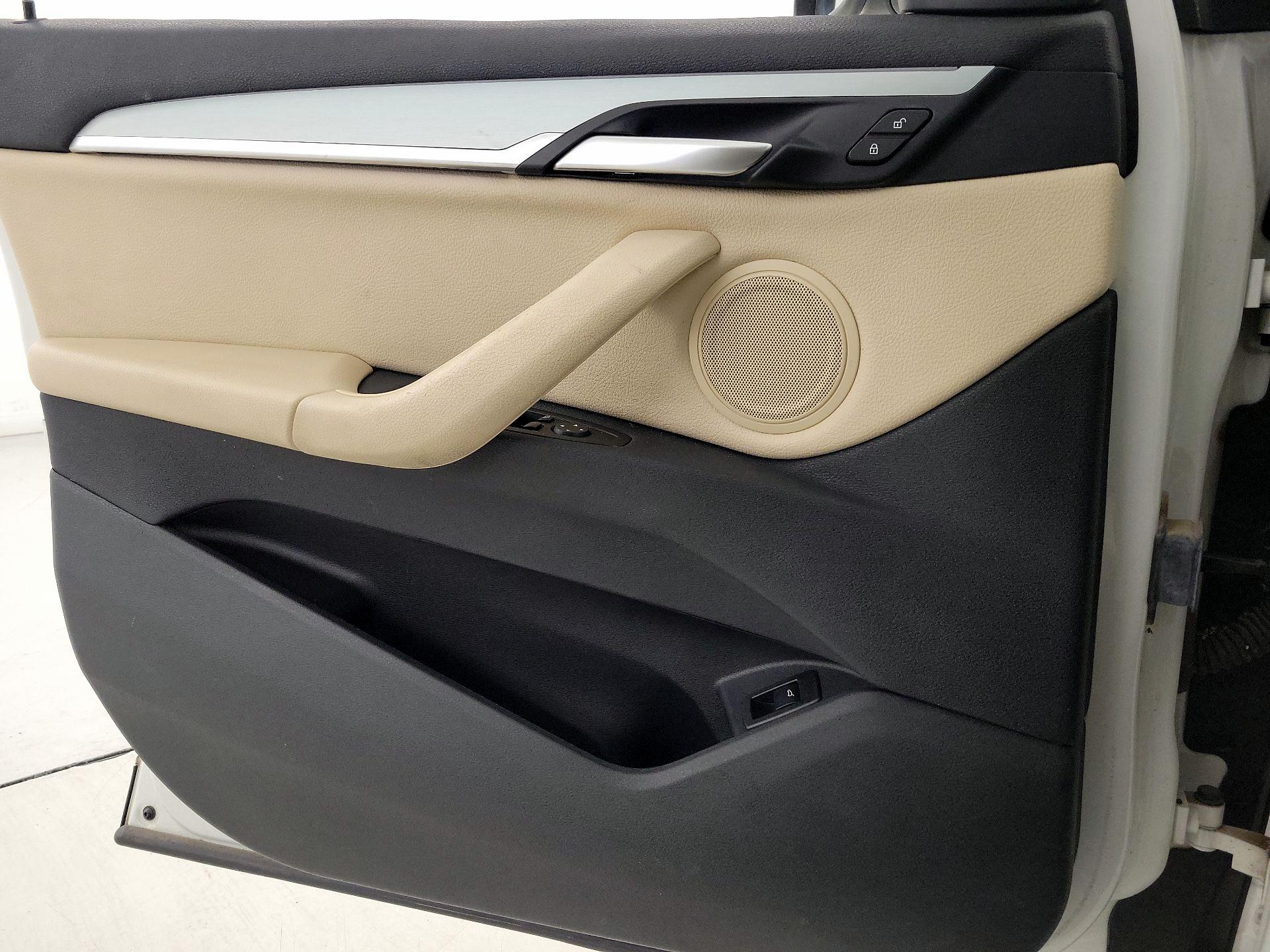 Thumbnail: 2016 BMW X1 - 12