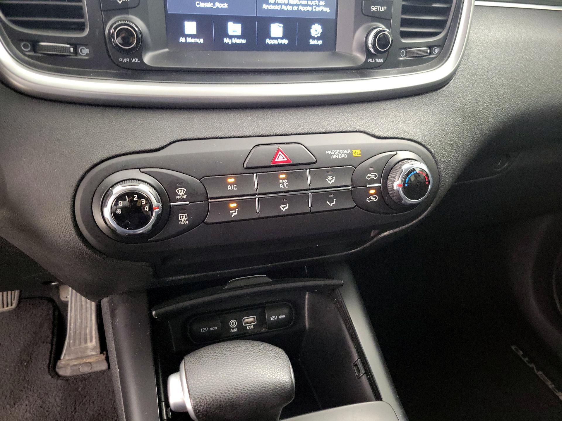 Thumbnail: 2020 Kia Sorento - 16