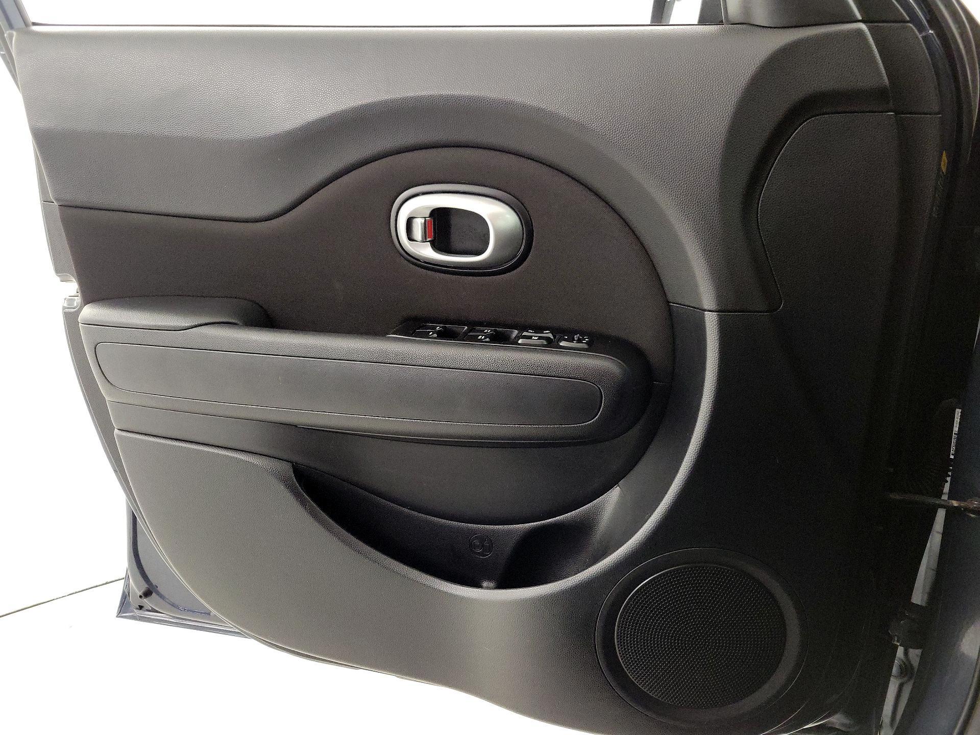 Thumbnail: 2016 Kia Soul - 12