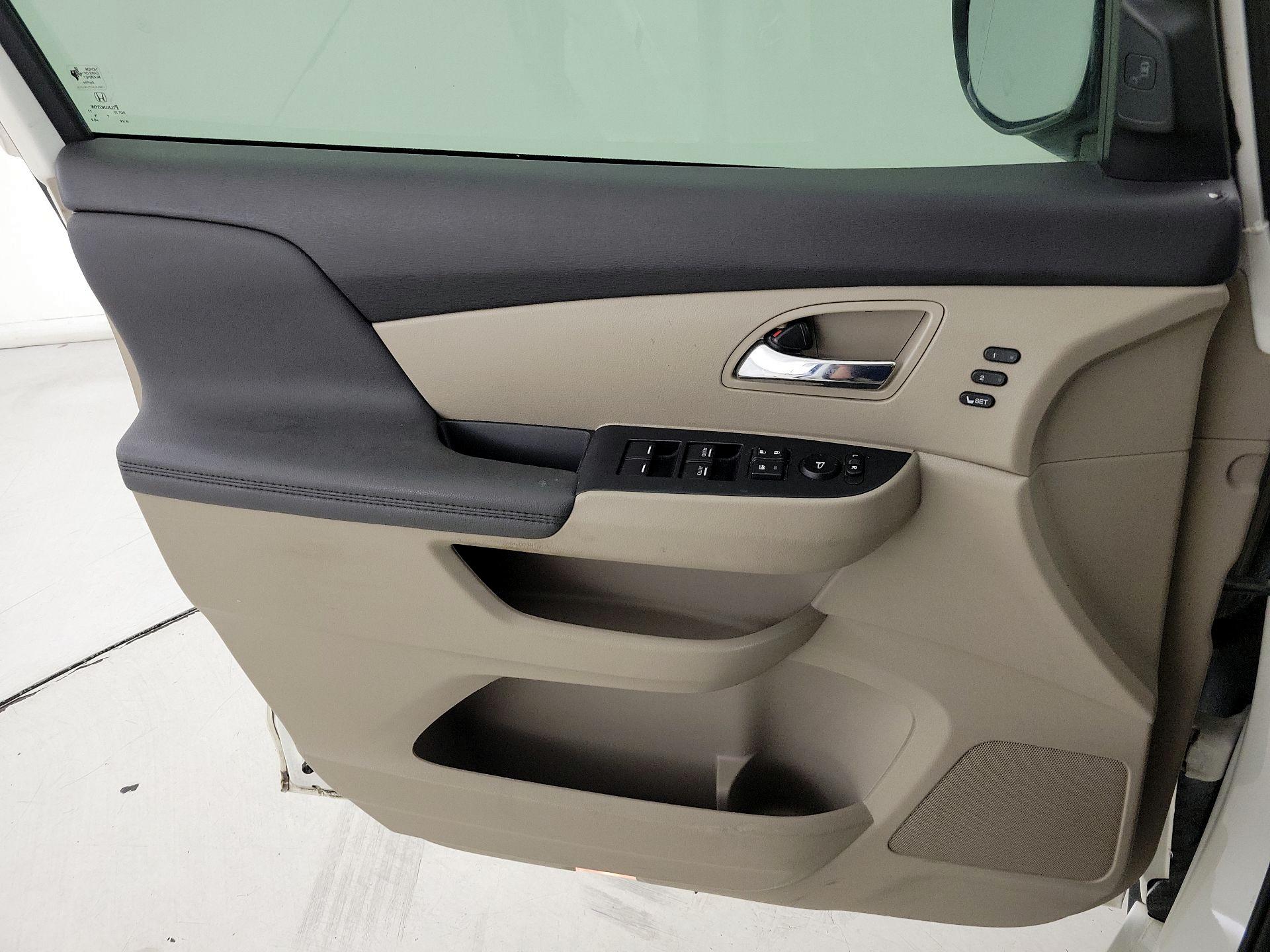 Thumbnail: 2015 Honda Odyssey - 12