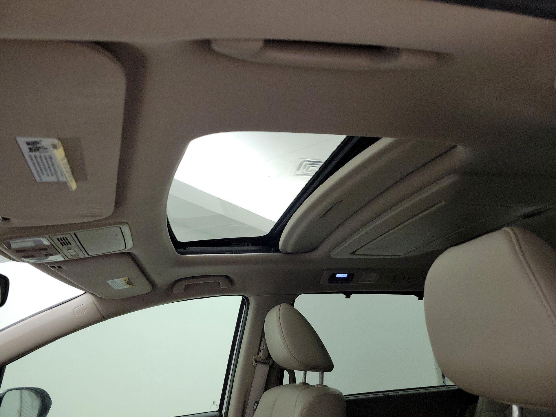 Thumbnail: 2015 Honda Odyssey - 19