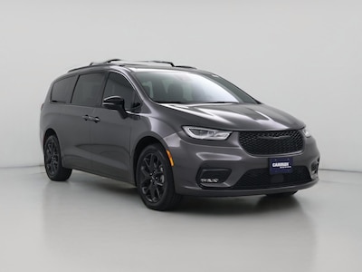 Black 2023 Chrysler Pacifica Limited