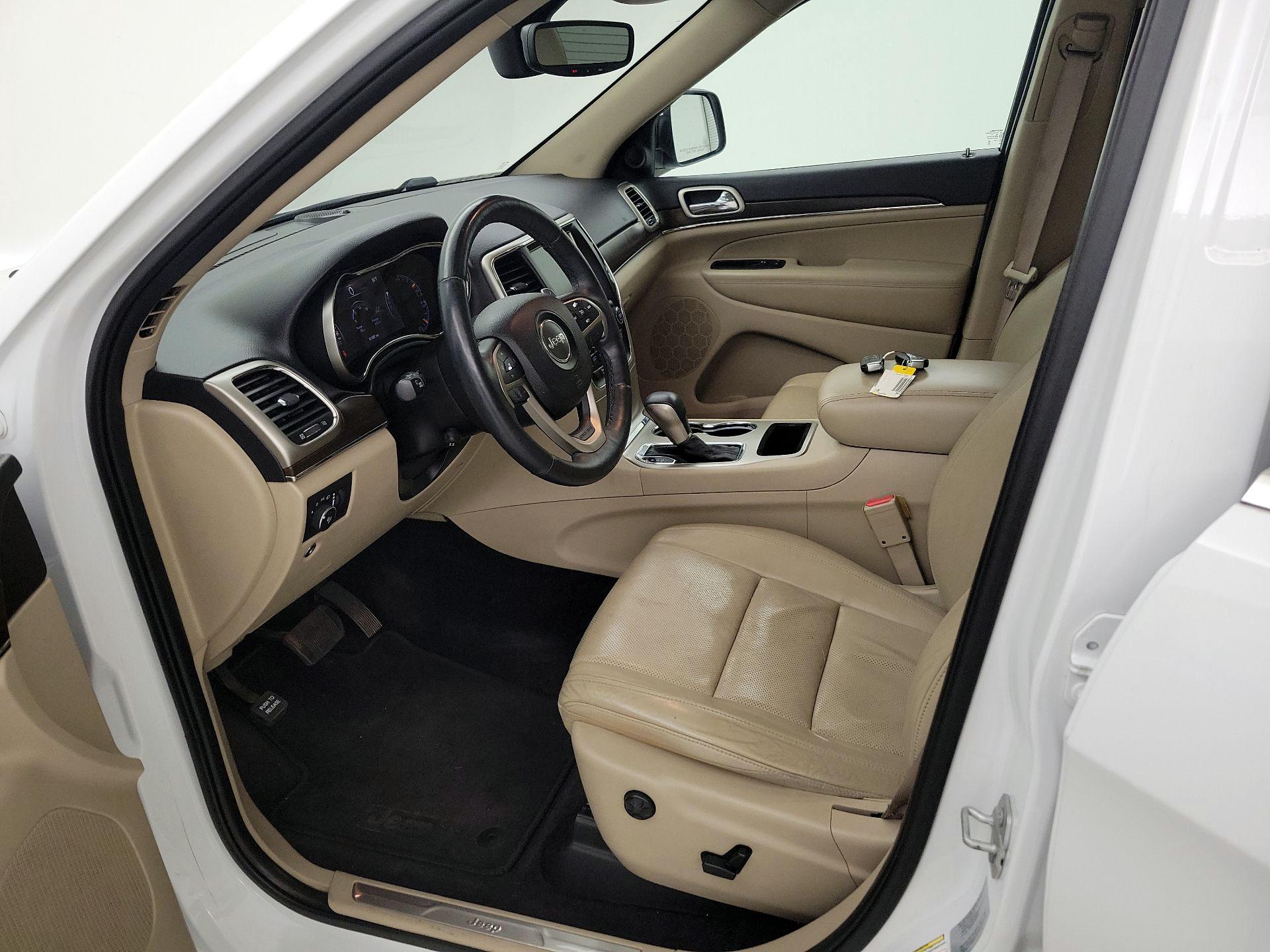 Thumbnail: 2017 Jeep Grand Cherokee - 11