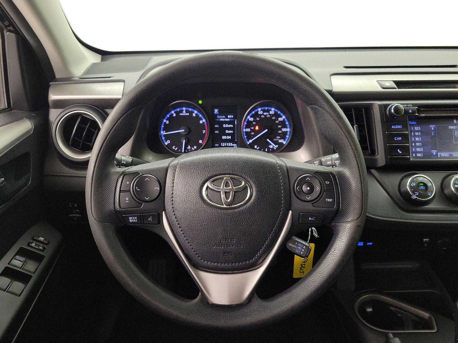 Thumbnail: 2017 Toyota RAV4 - 10