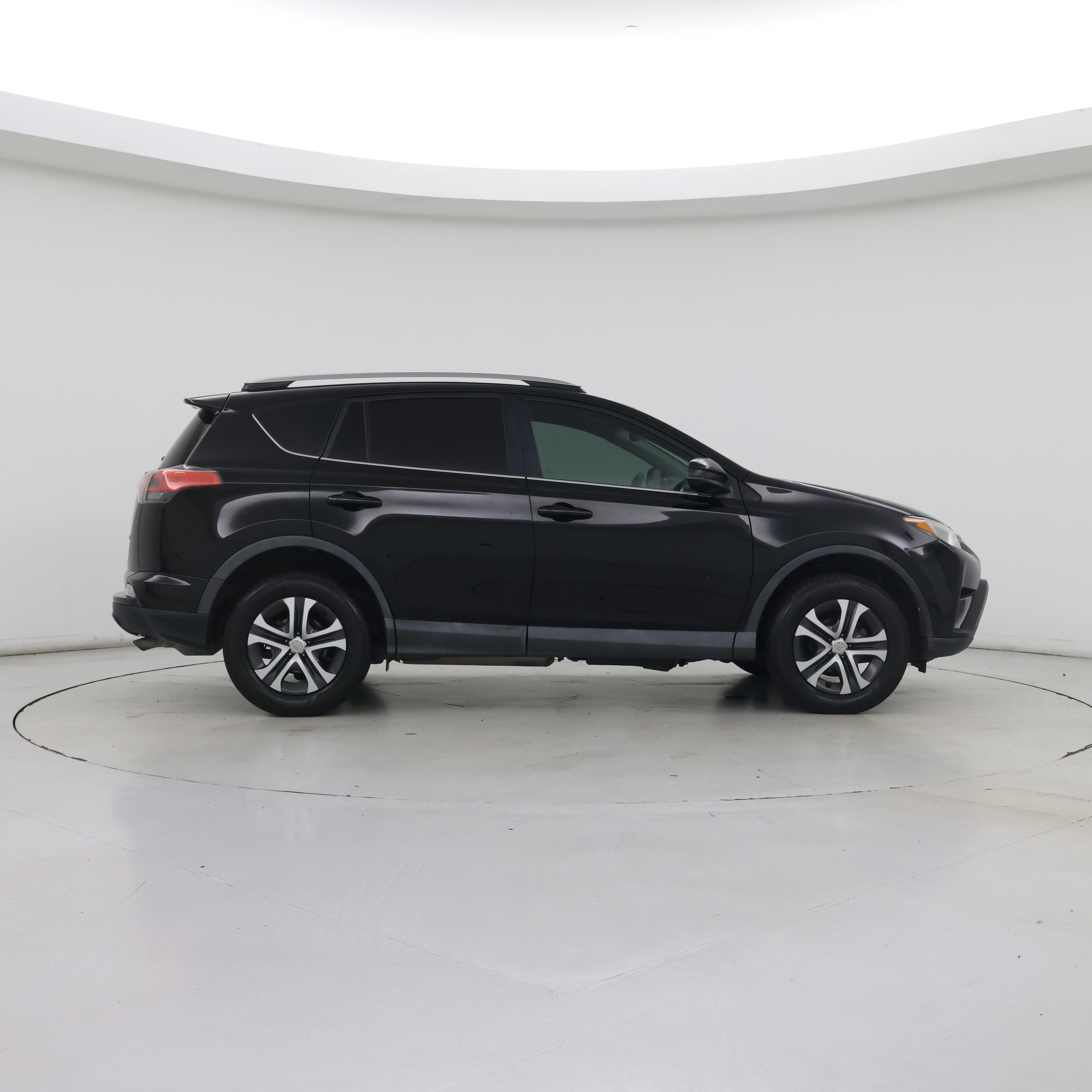 Thumbnail: 2017 Toyota RAV4 - 7