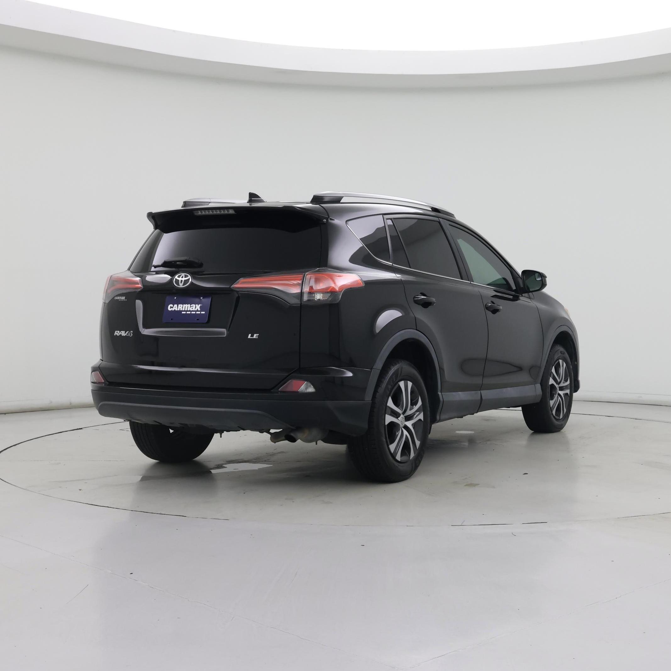 Thumbnail: 2017 Toyota RAV4 - 8