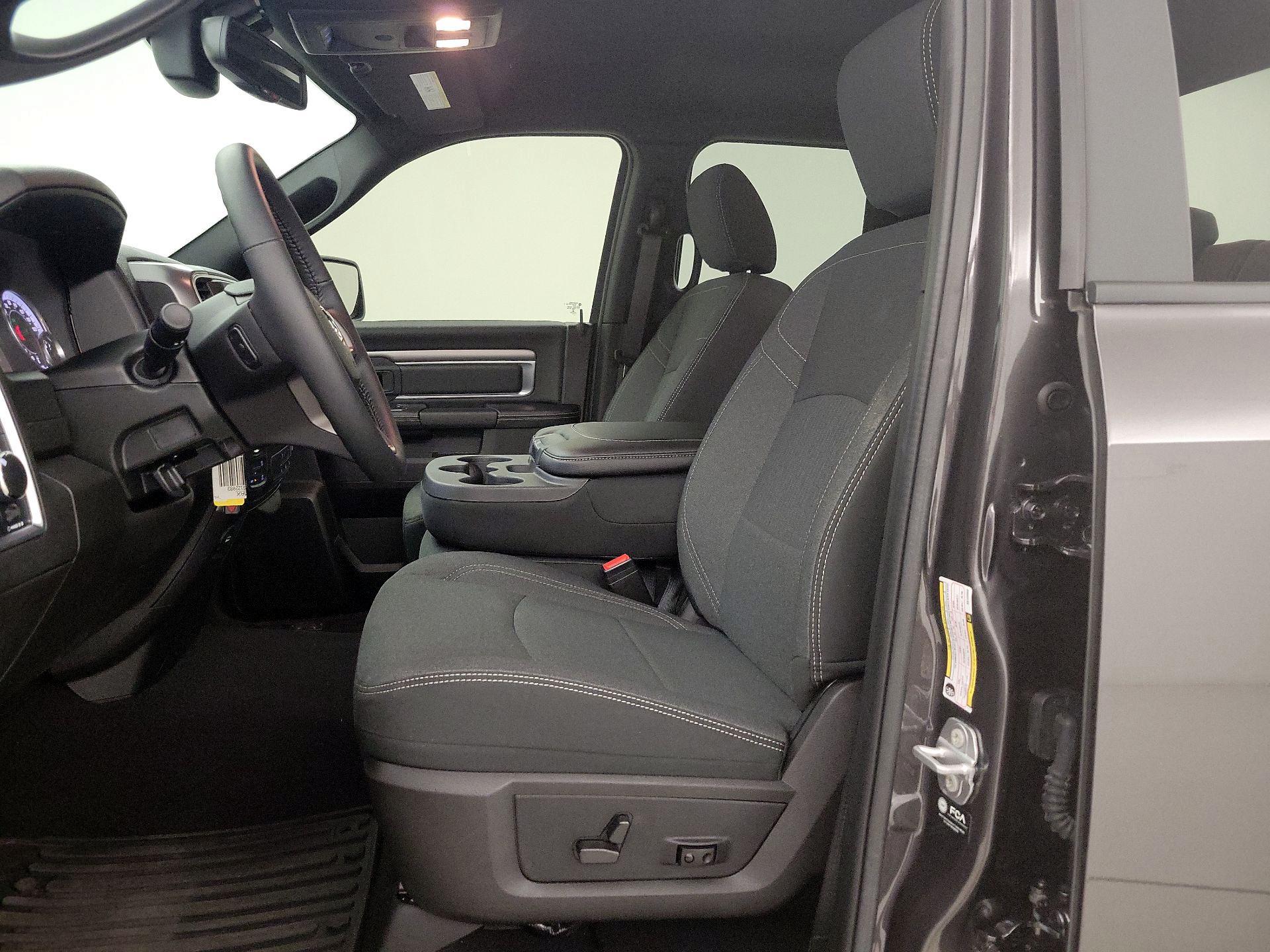 Thumbnail: 2022 RAM 1500 Classic - 11