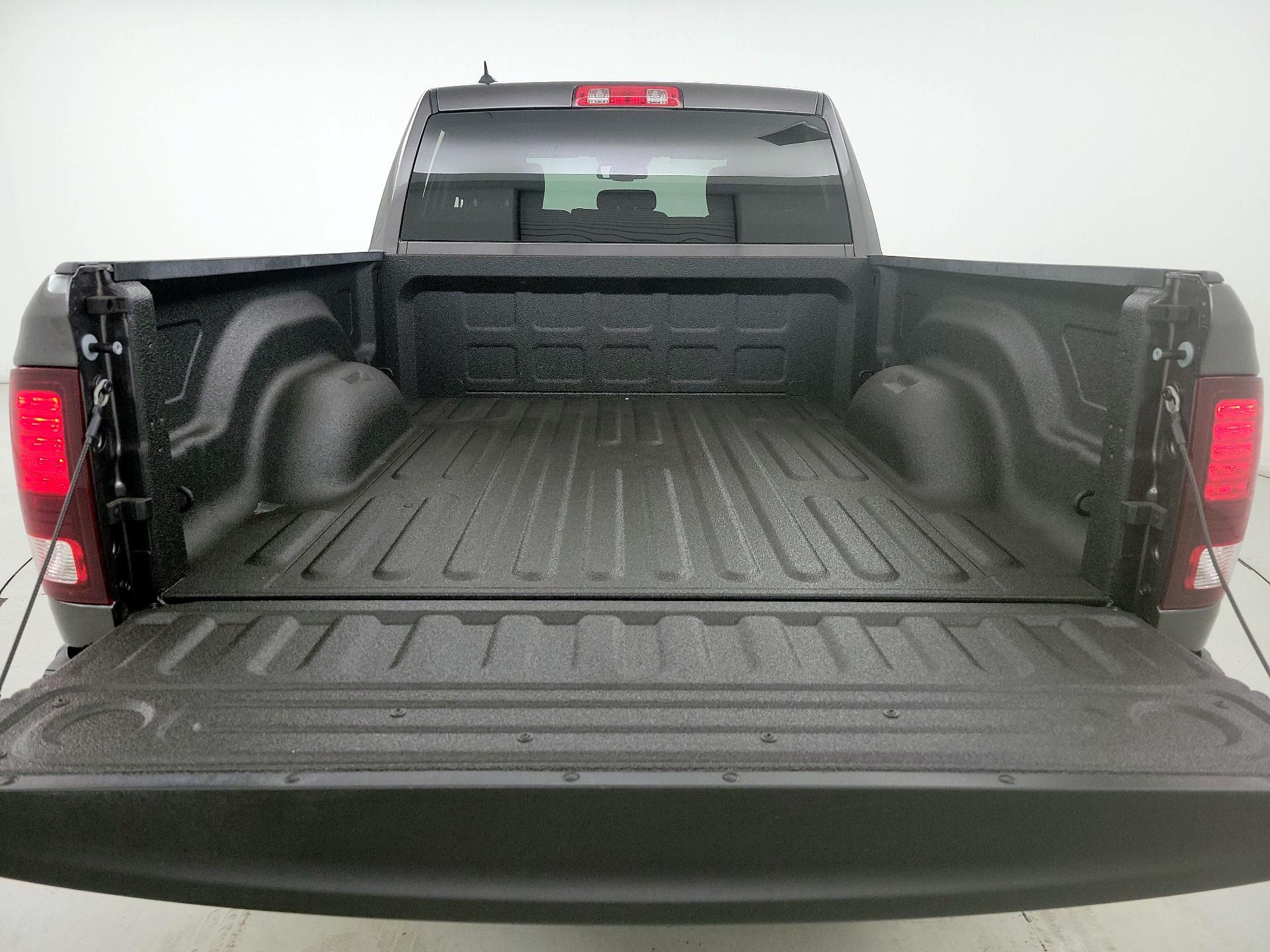 Thumbnail: 2022 RAM 1500 Classic - 20