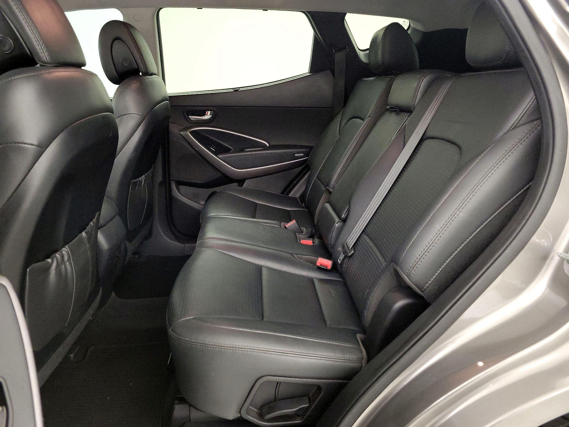 Thumbnail: 2016 Hyundai Santa Fe - 18