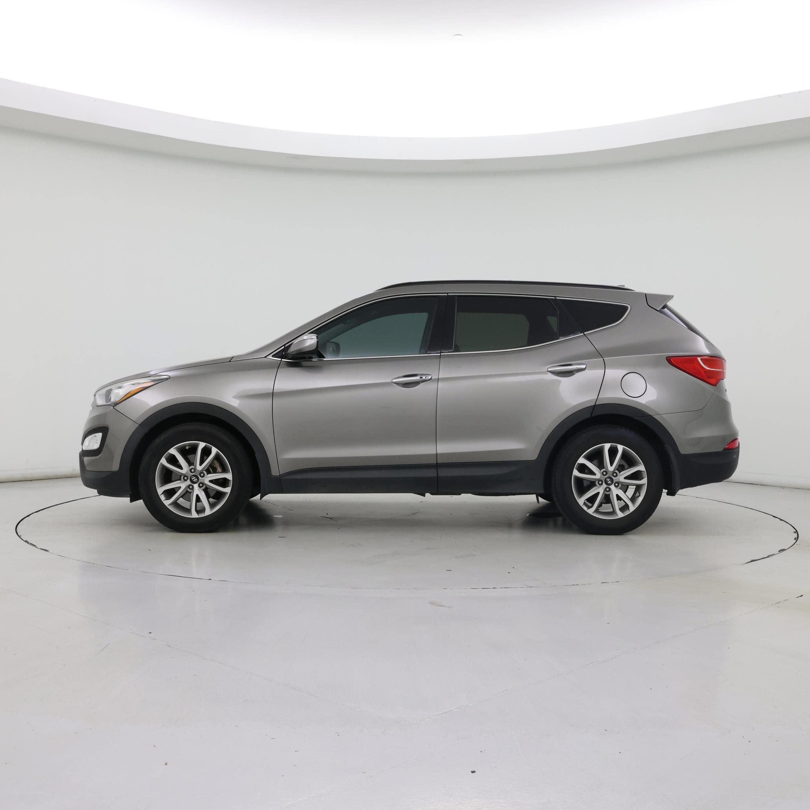 Thumbnail: 2016 Hyundai Santa Fe - 3