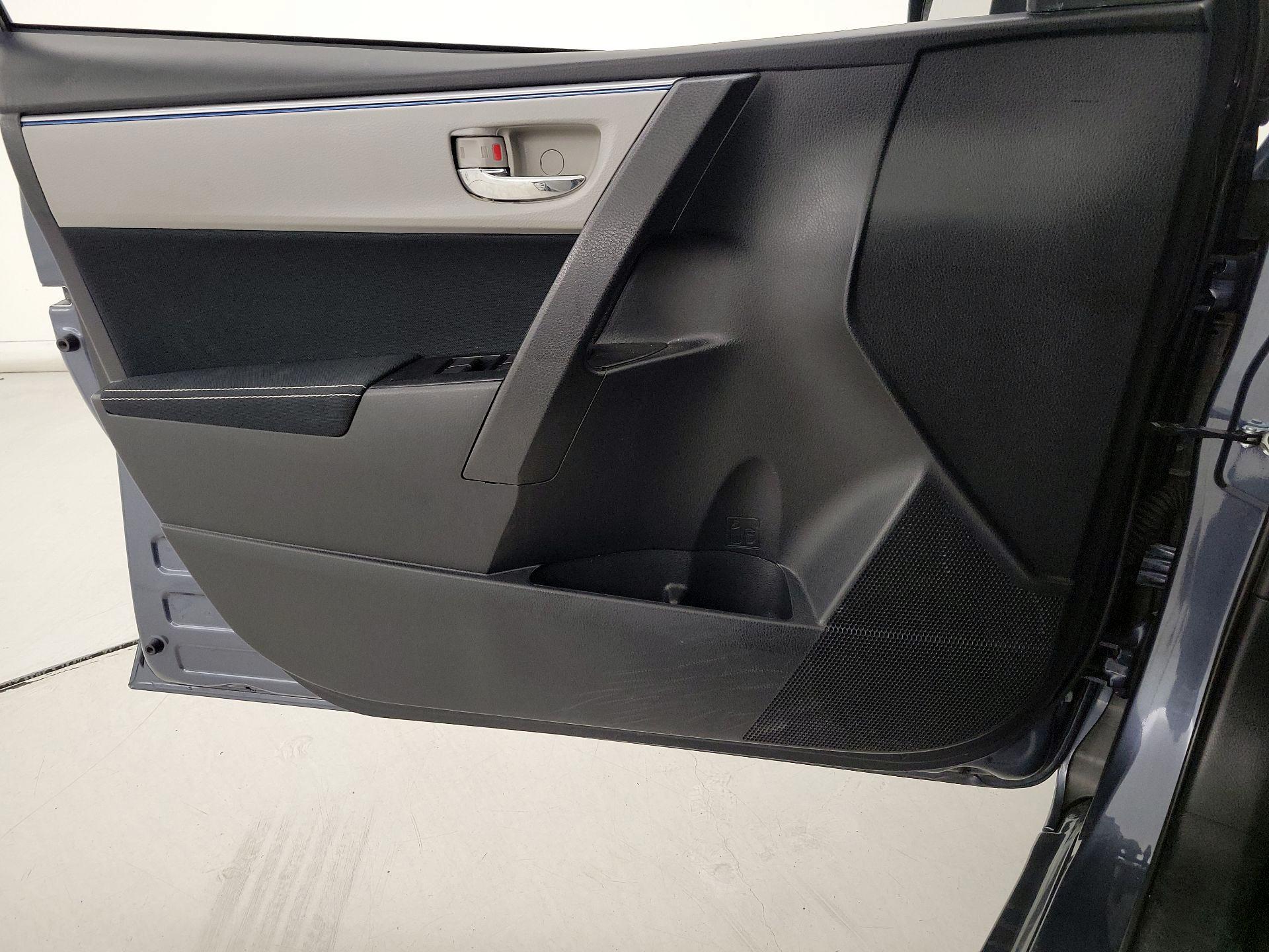 Thumbnail: 2015 Toyota Corolla - 12