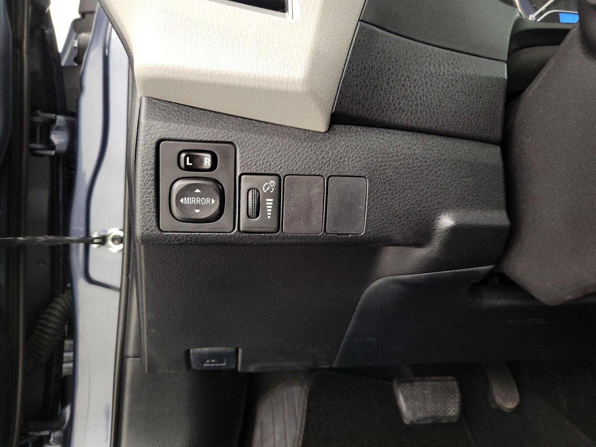 Thumbnail: 2015 Toyota Corolla - 13