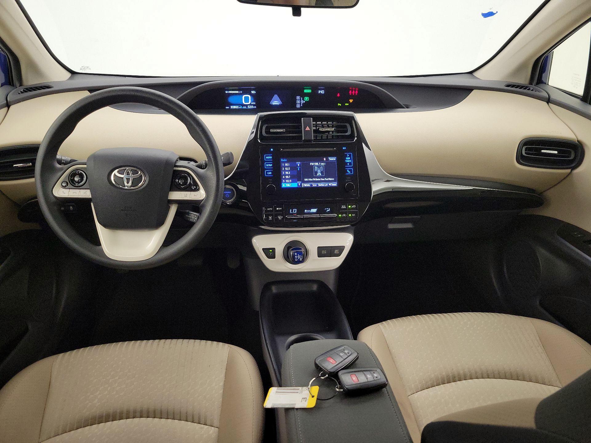 Thumbnail: 2017 Toyota Prius - 9