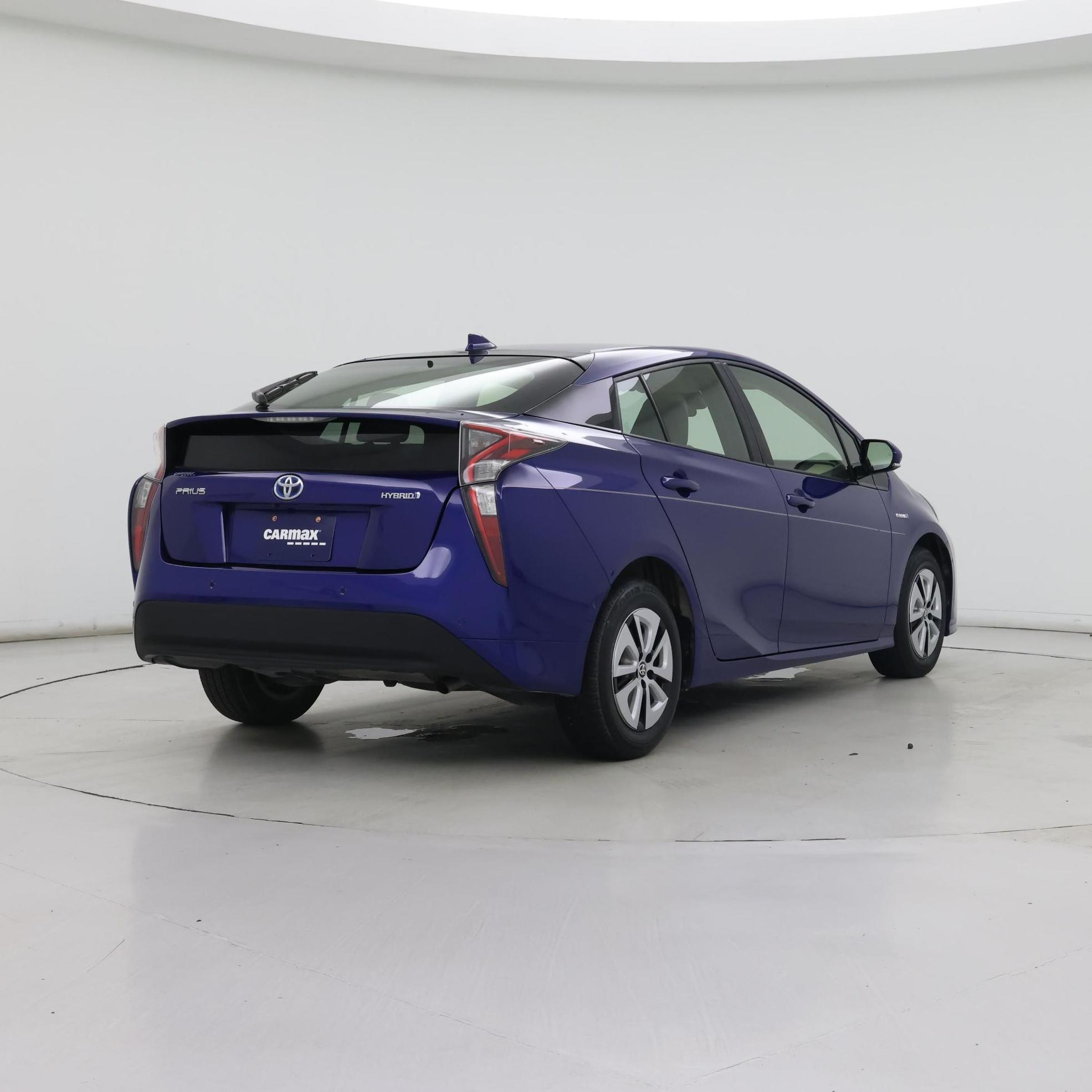 Thumbnail: 2017 Toyota Prius - 8