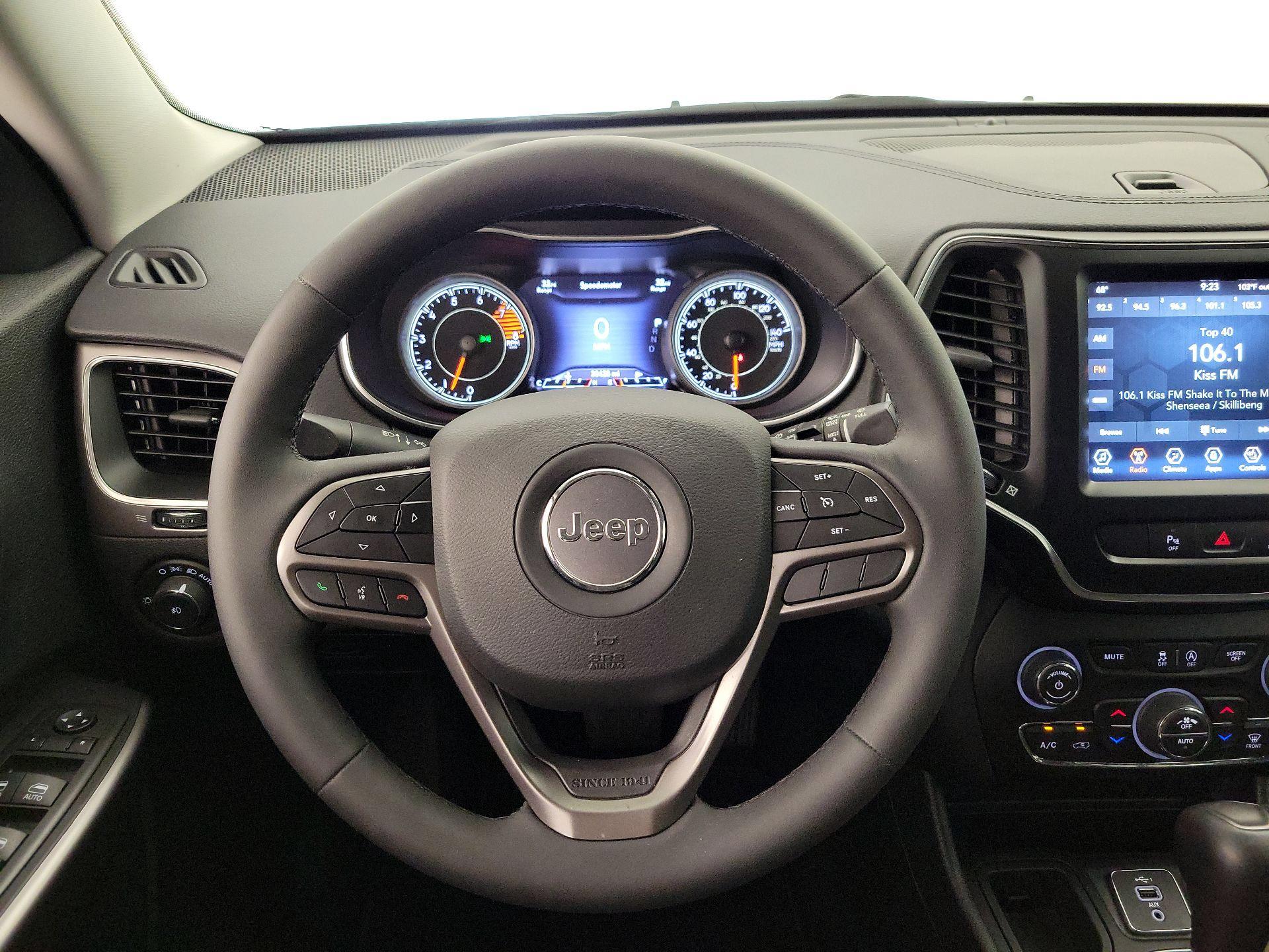 Thumbnail: 2021 Jeep Cherokee - 10