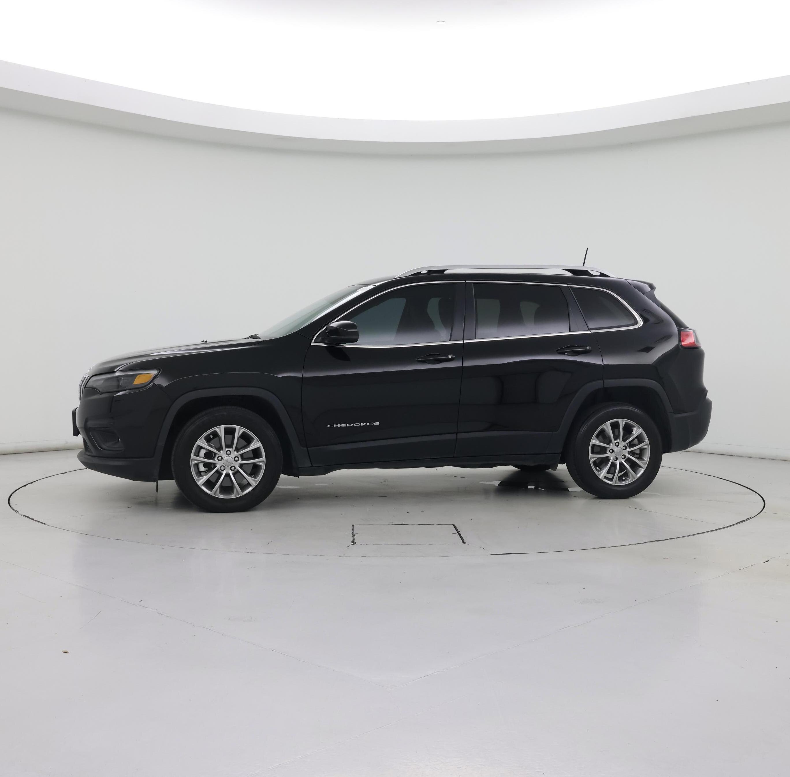 Thumbnail: 2021 Jeep Cherokee - 3