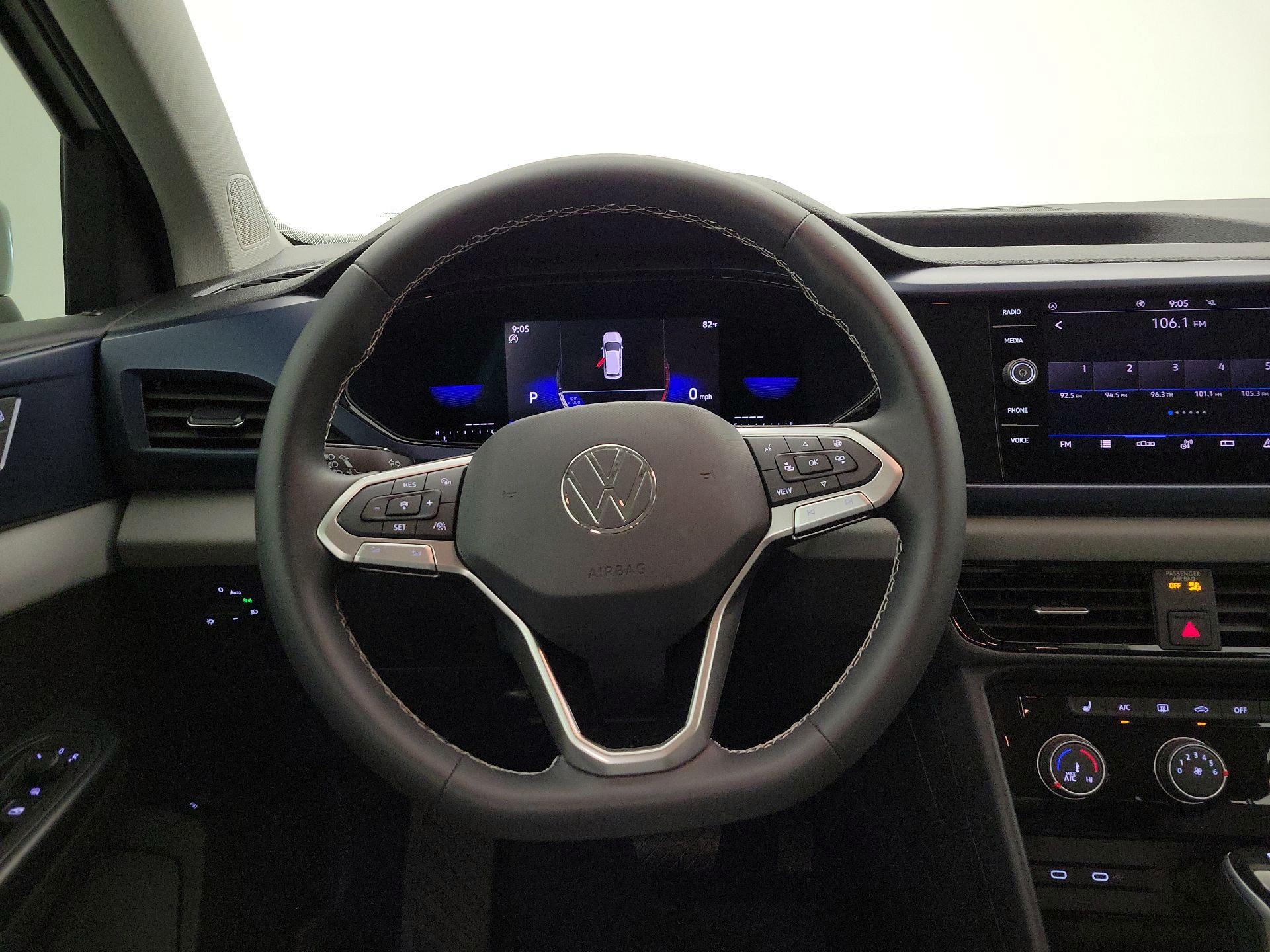 Thumbnail: 2023 Volkswagen Taos - 10